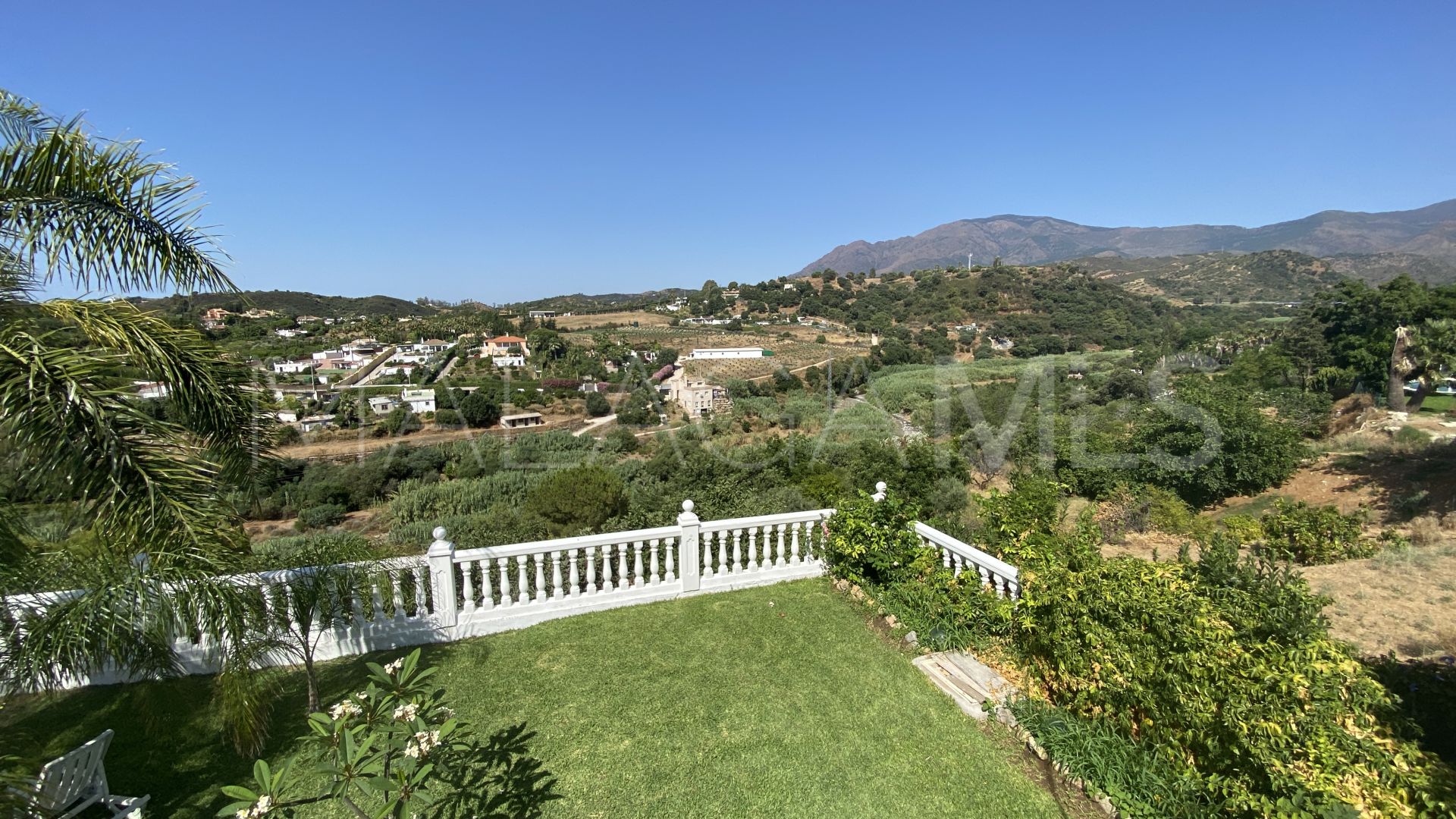 El Velerin 3 bedrooms finca for sale