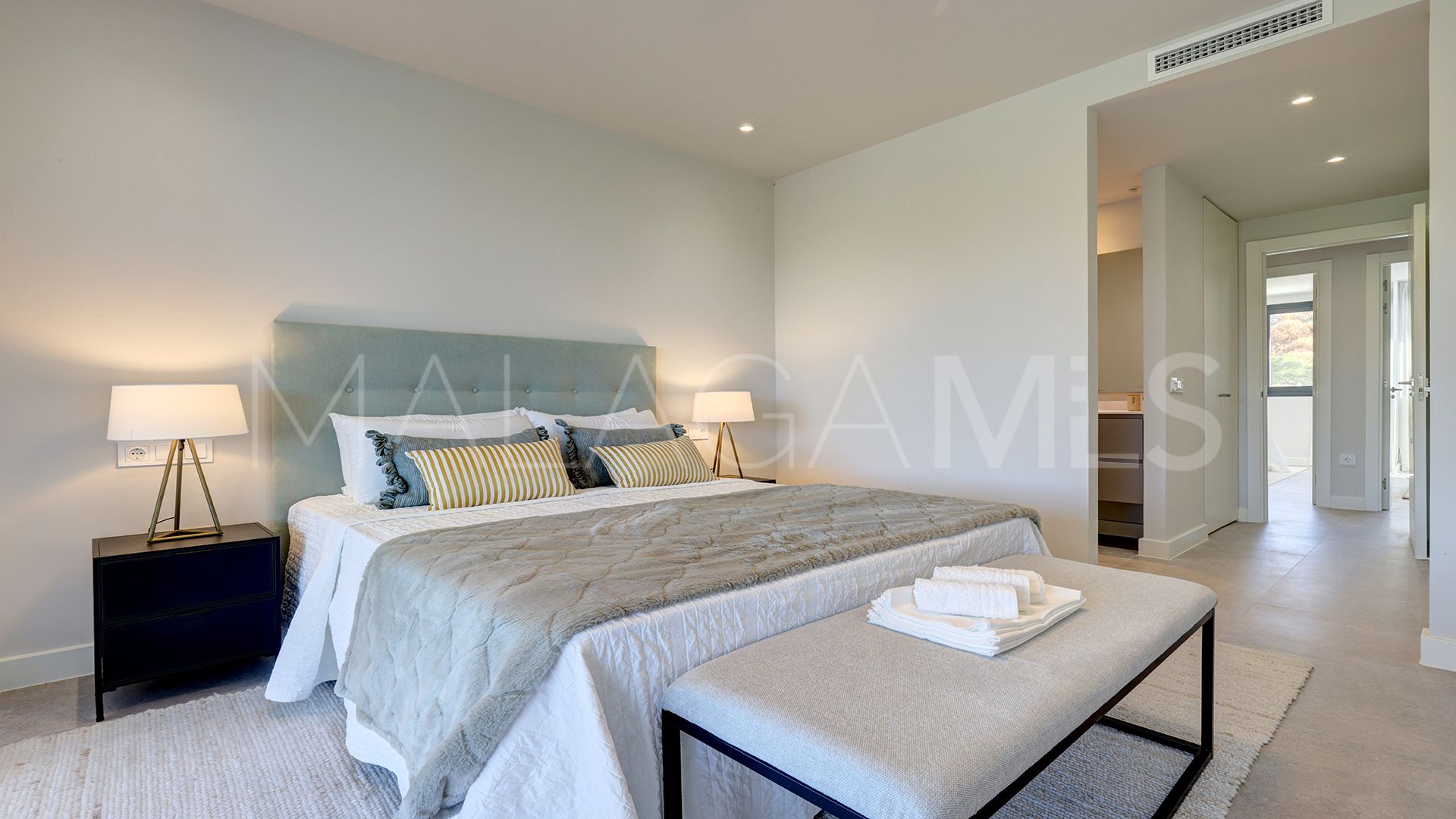Appartement terrasse for sale in Azahar de Estepona