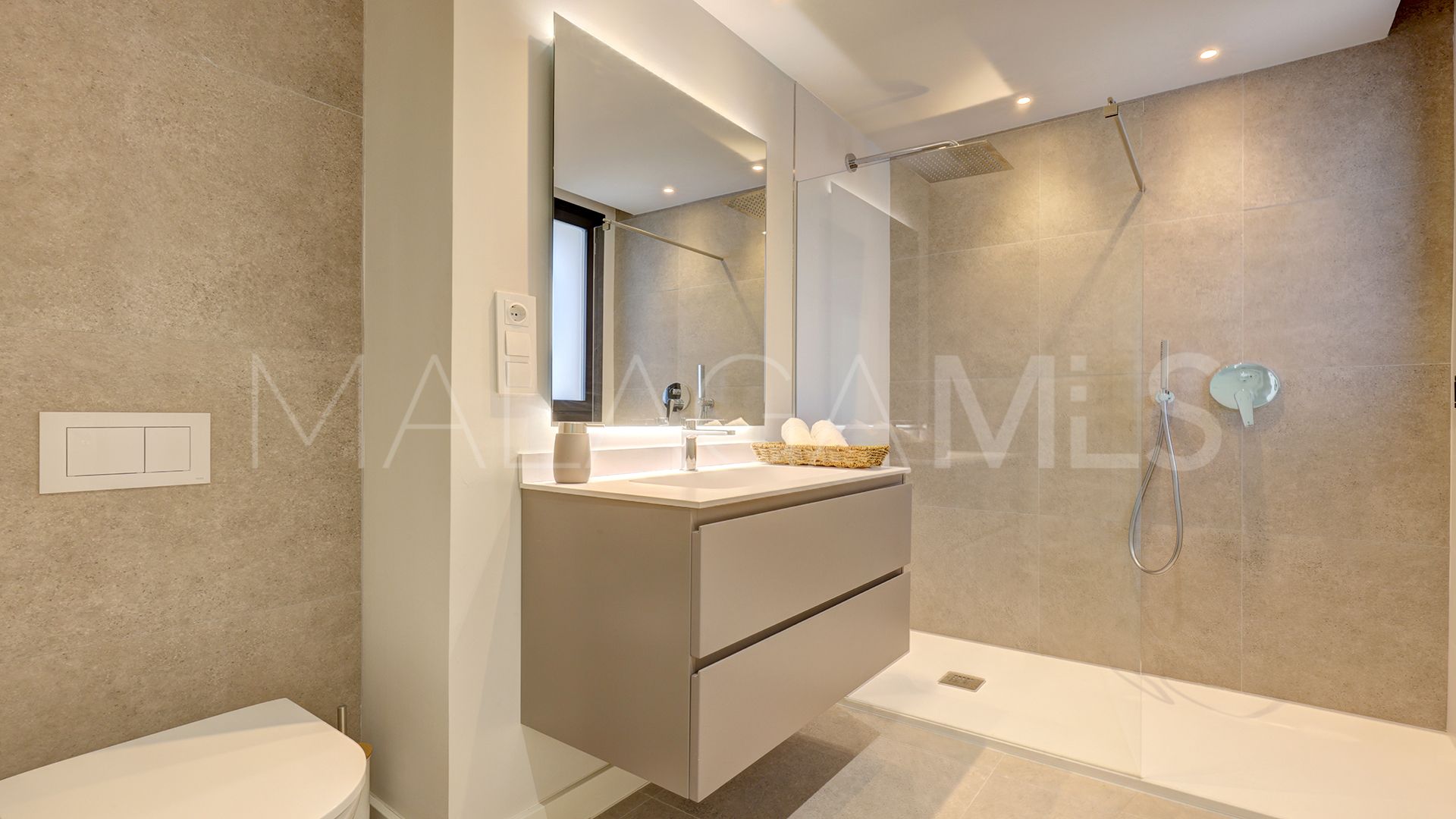Appartement terrasse for sale in Azahar de Estepona