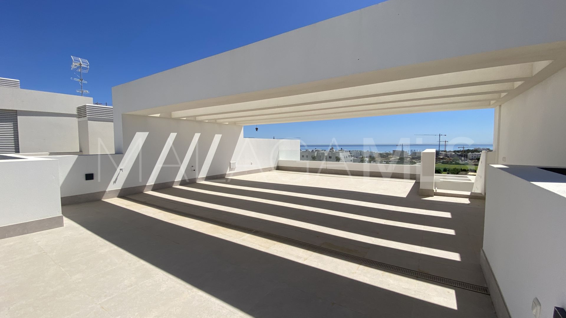 Appartement terrasse for sale in Azahar de Estepona