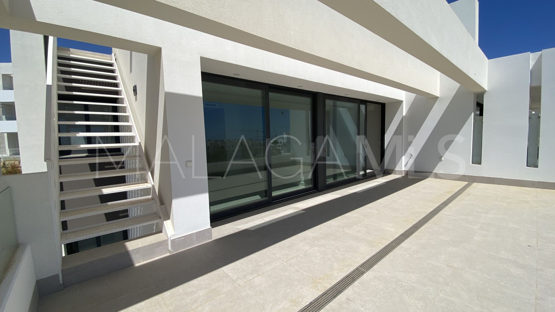 Appartement terrasse for sale in Azahar de Estepona
