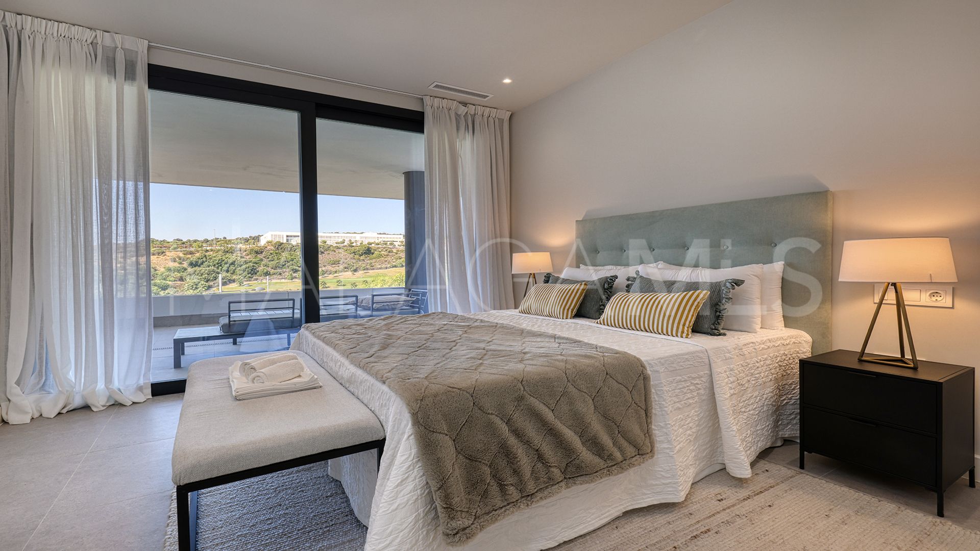 Appartement terrasse for sale in Azahar de Estepona