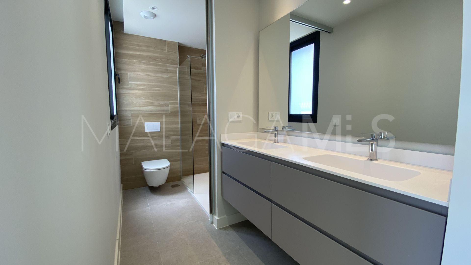 Appartement terrasse for sale in Azahar de Estepona