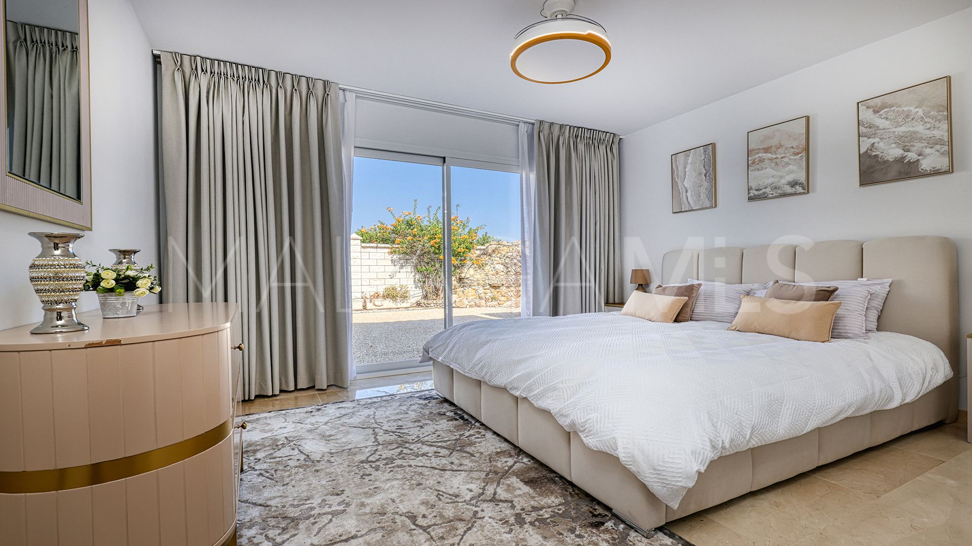 Villa for sale in Majestic
