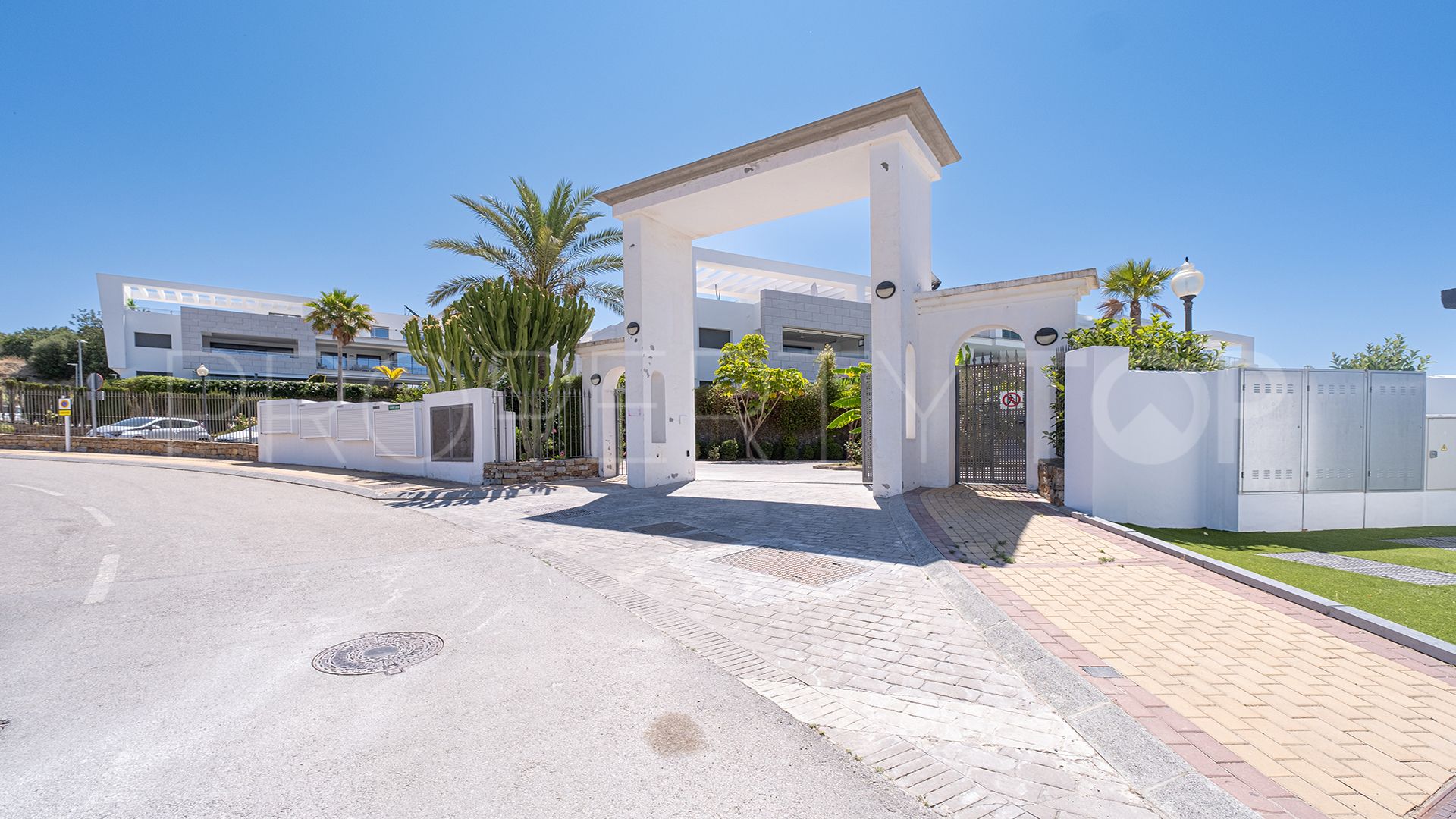 Apartamento con 3 dormitorios en venta en Casares Golf