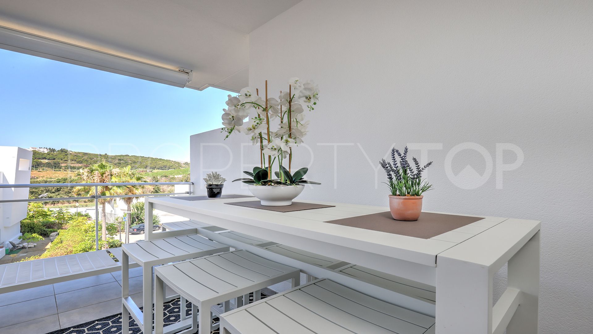 Apartamento con 3 dormitorios en venta en Casares Golf