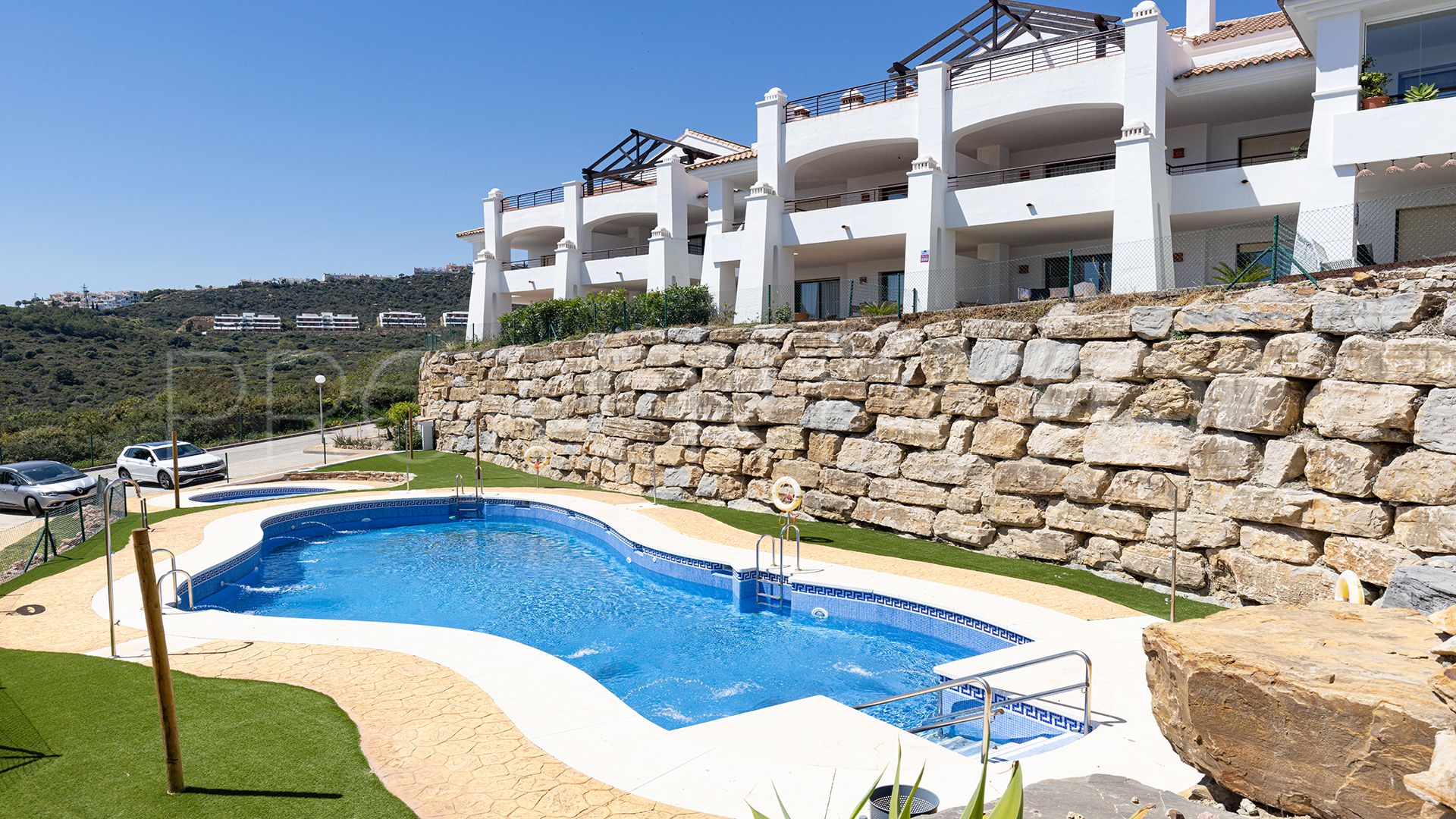 Casares Golf, apartamento planta baja a la venta