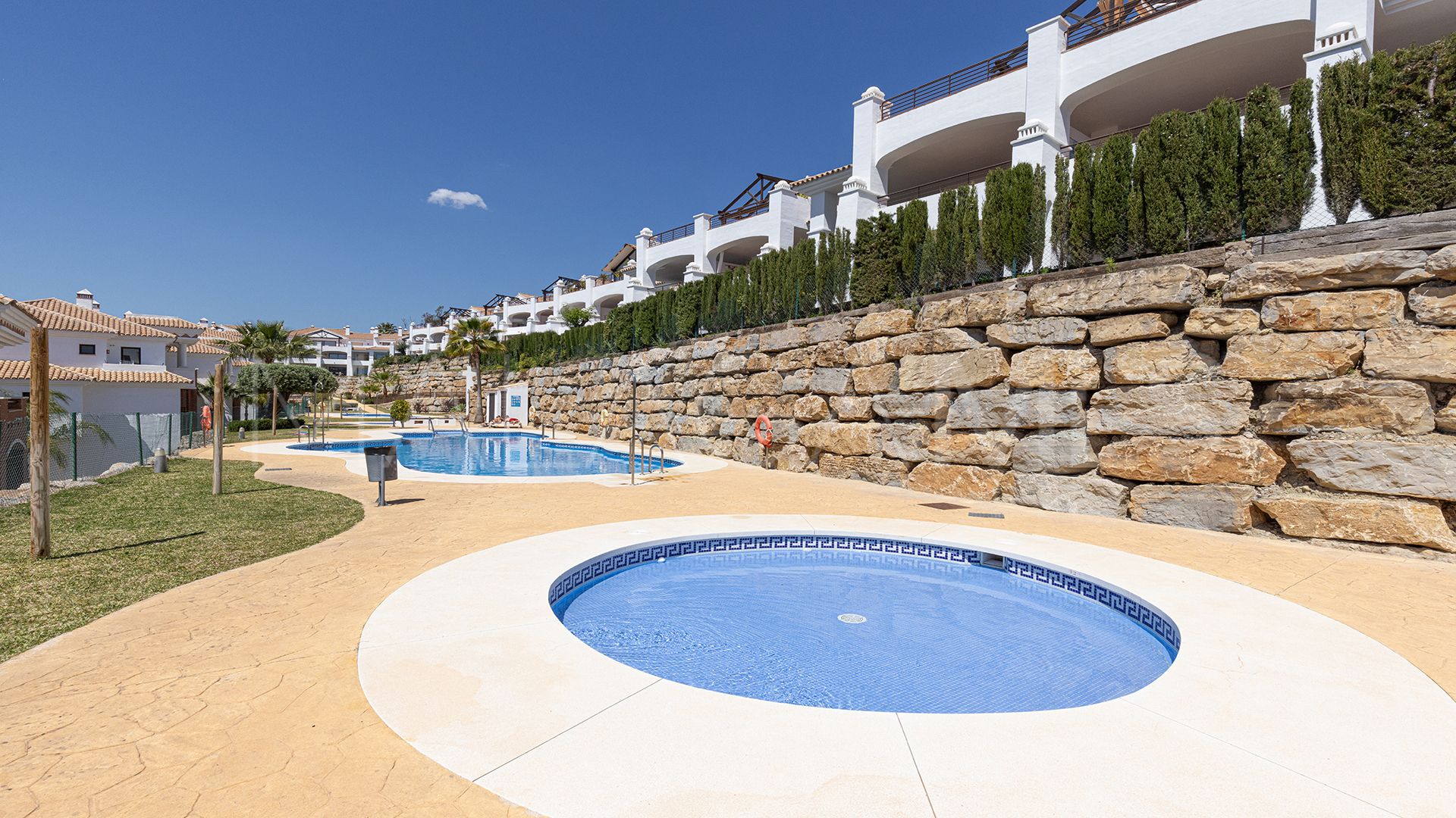 Casares Golf, apartamento planta baja a la venta