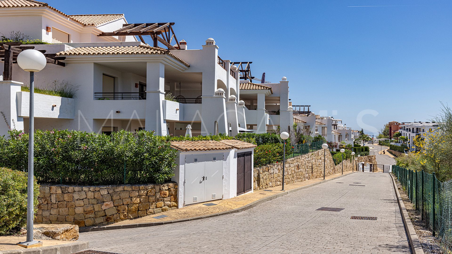 Bottenvåningslägenhet for sale in Casares Golf