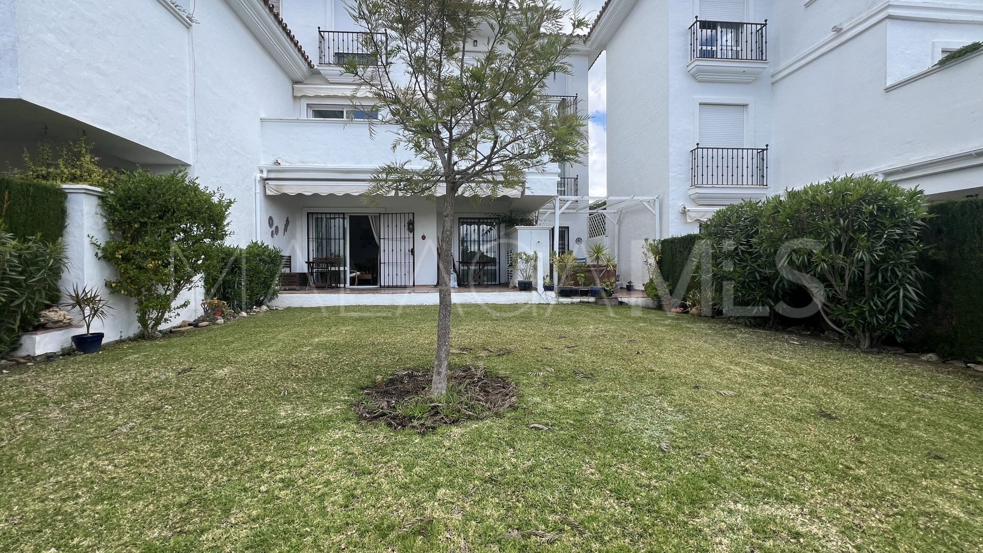 Buy apartamento planta baja in Casares Playa