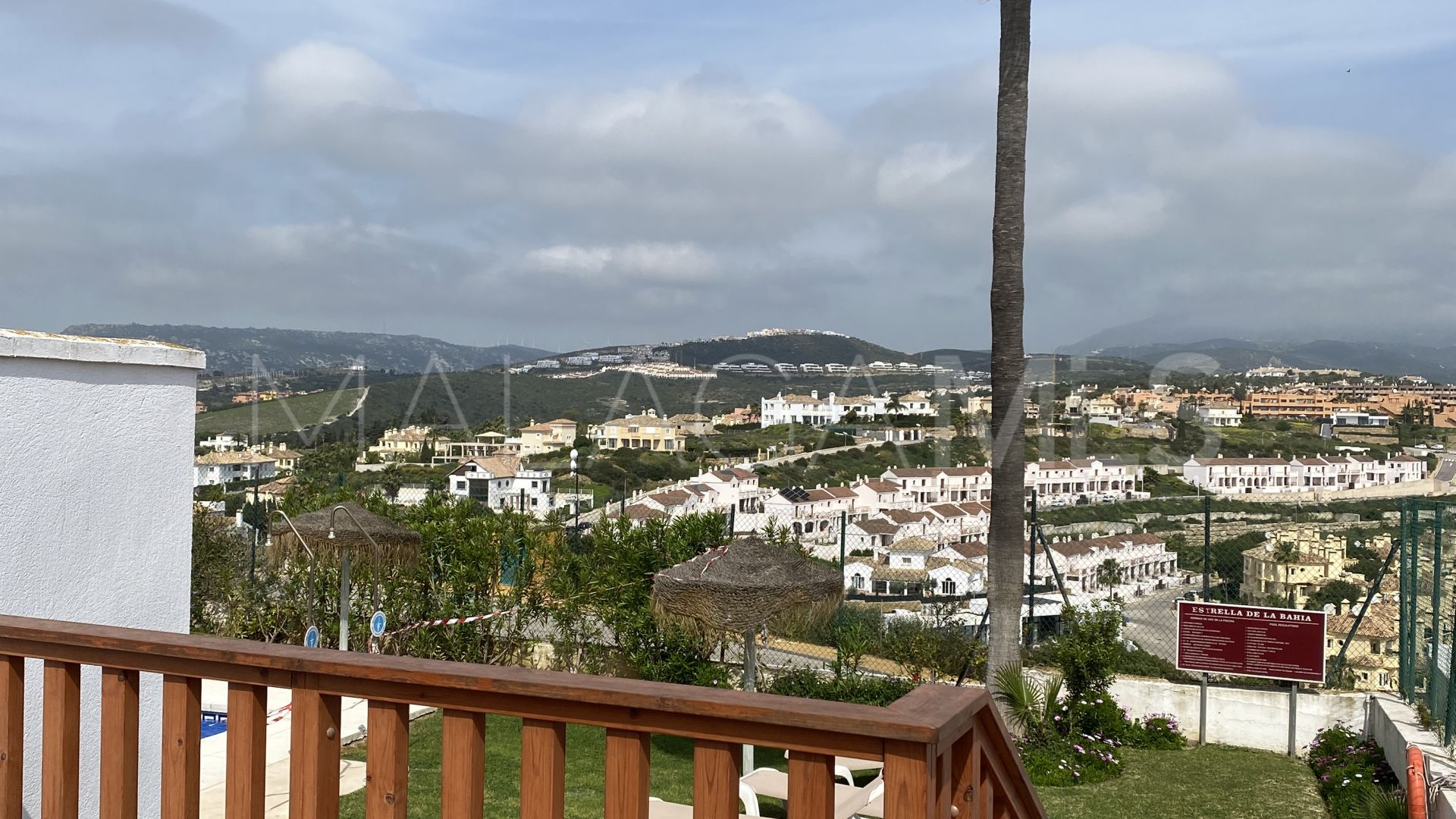 Bottenvåningslägenhet for sale in Bahia de Casares