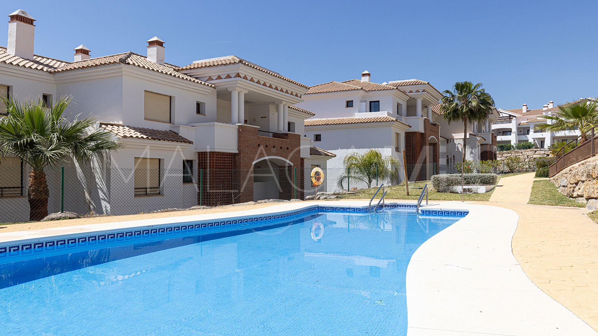 Bottenvåningslägenhet for sale in Casares Golf