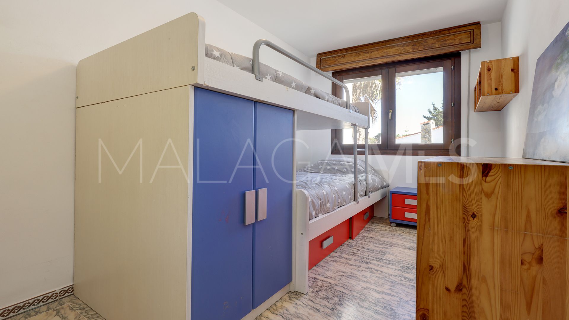 For sale 4 bedrooms town house in Manilva Beach