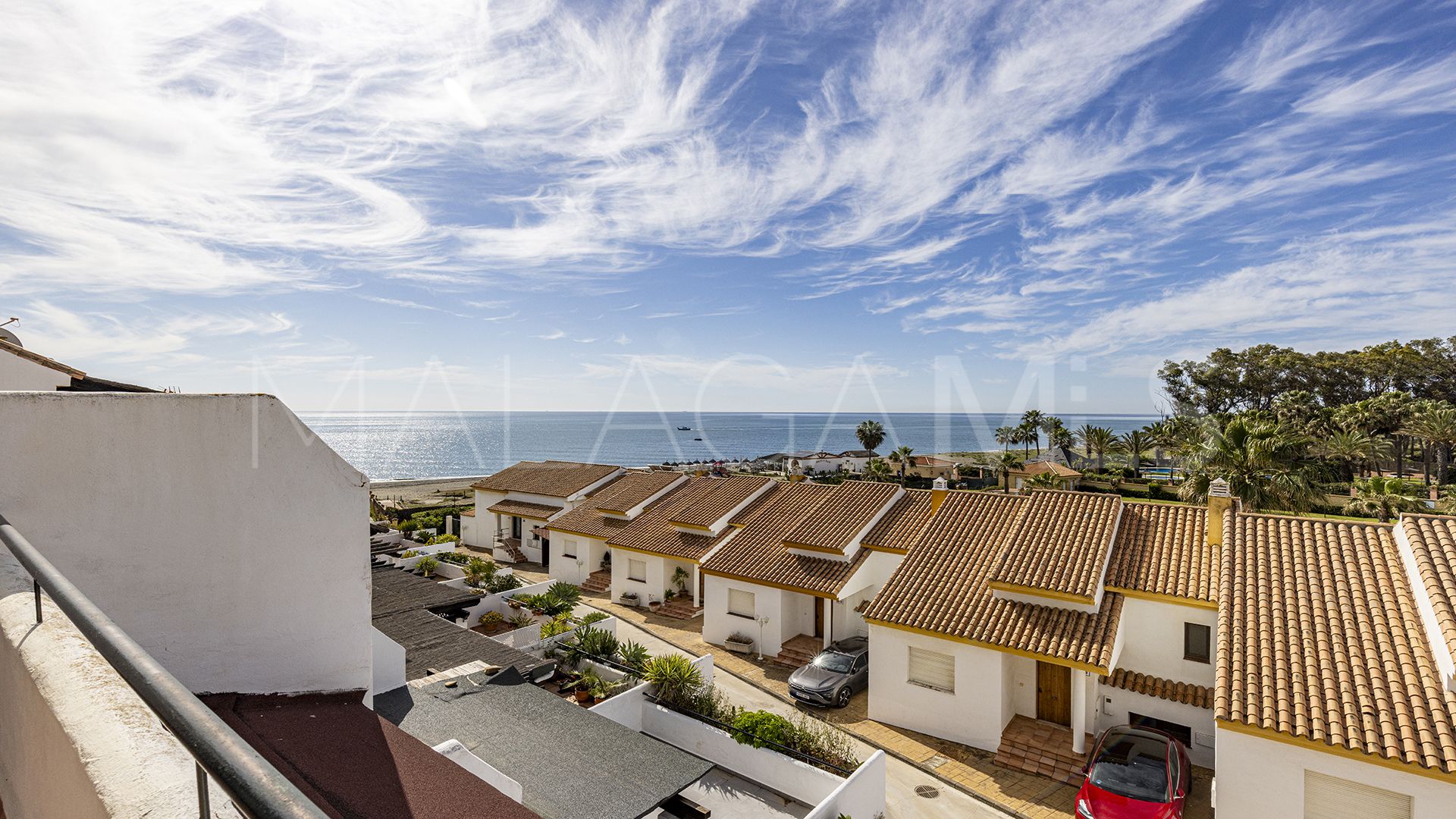 For sale 4 bedrooms town house in Manilva Beach