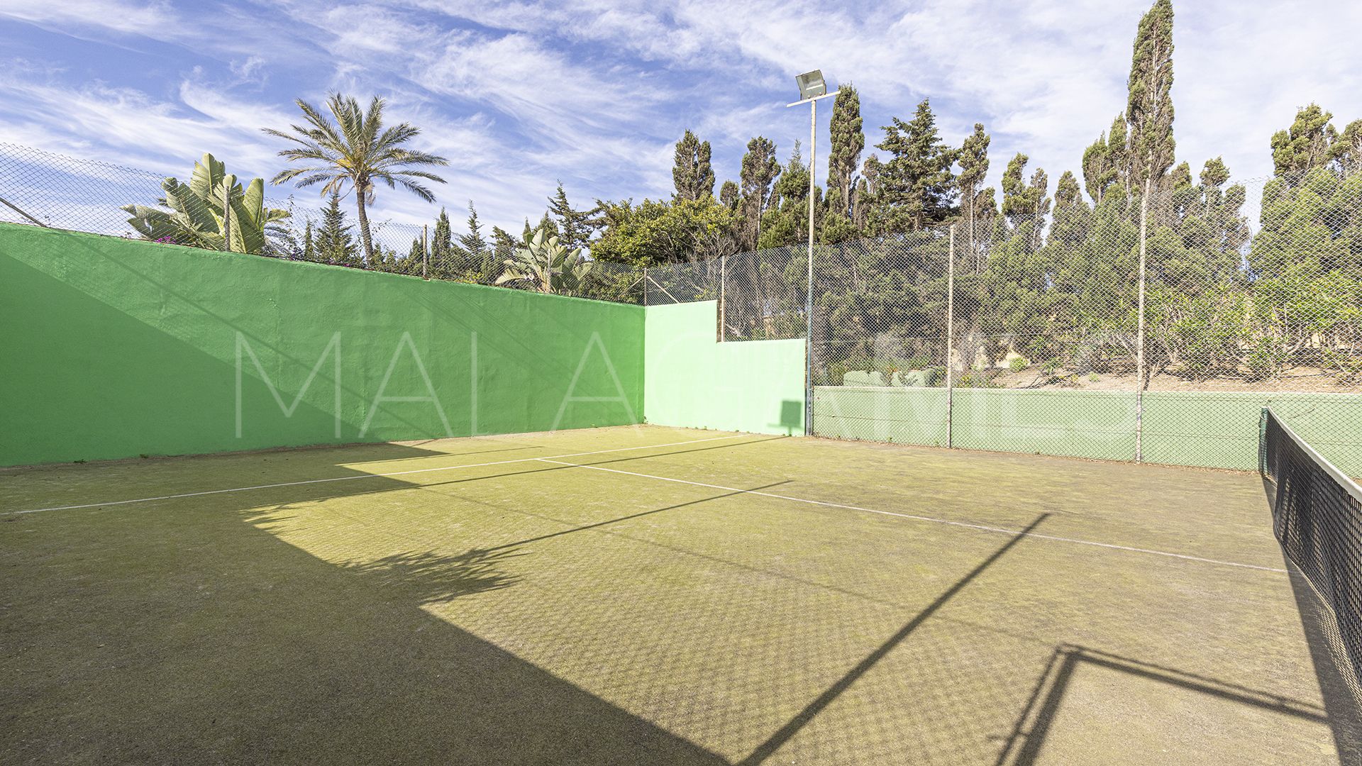 For sale 4 bedrooms town house in Manilva Beach