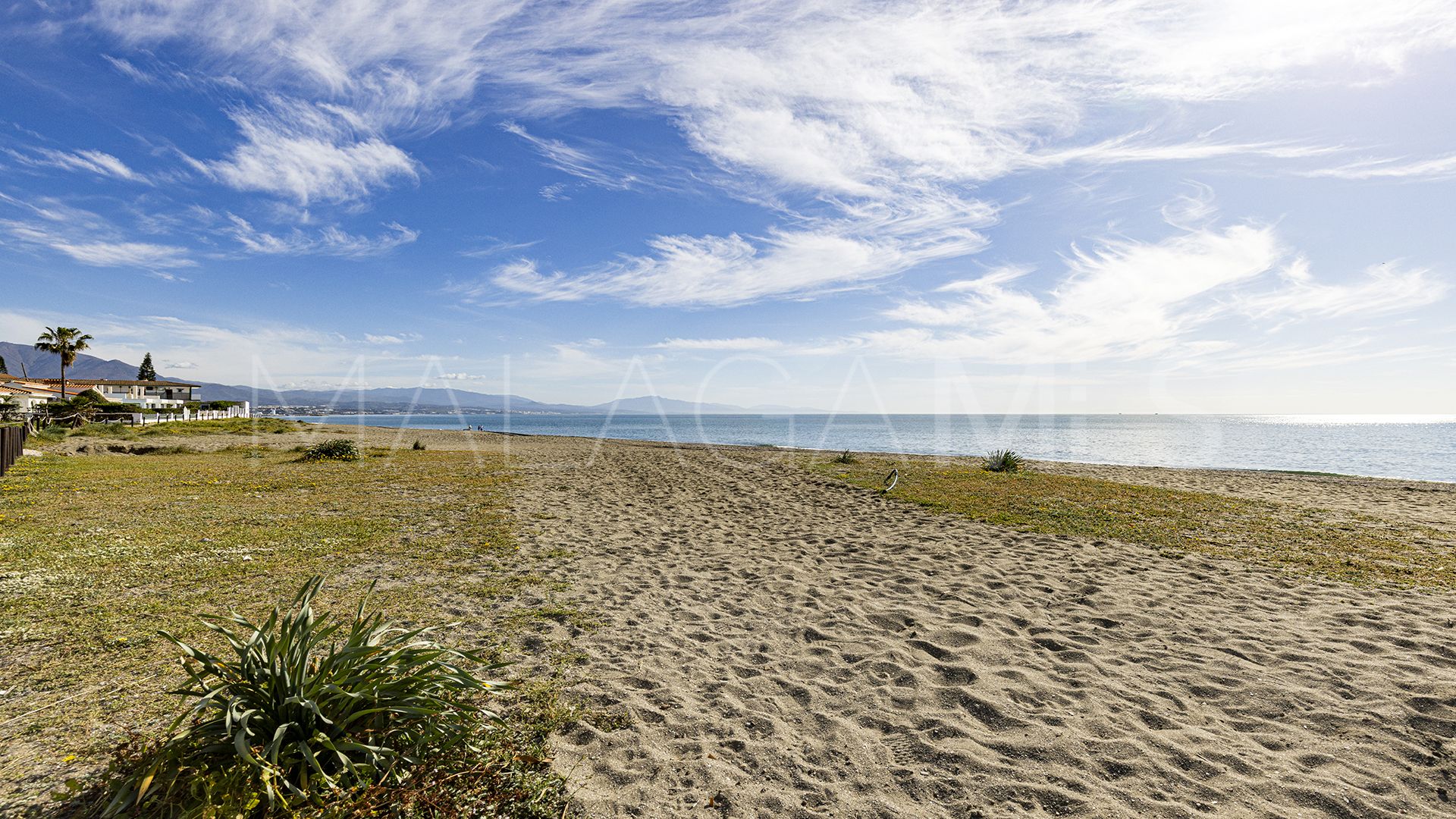For sale 4 bedrooms town house in Manilva Beach