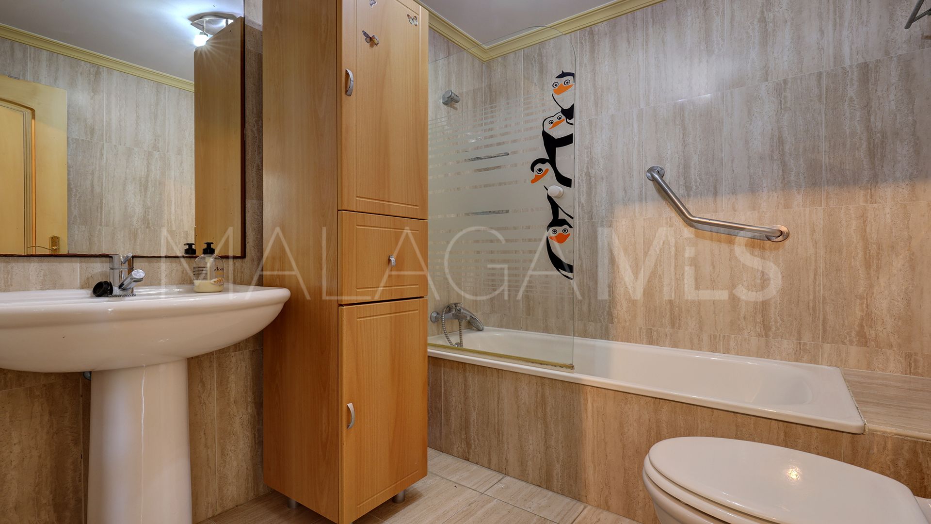 For sale 4 bedrooms town house in Manilva Beach