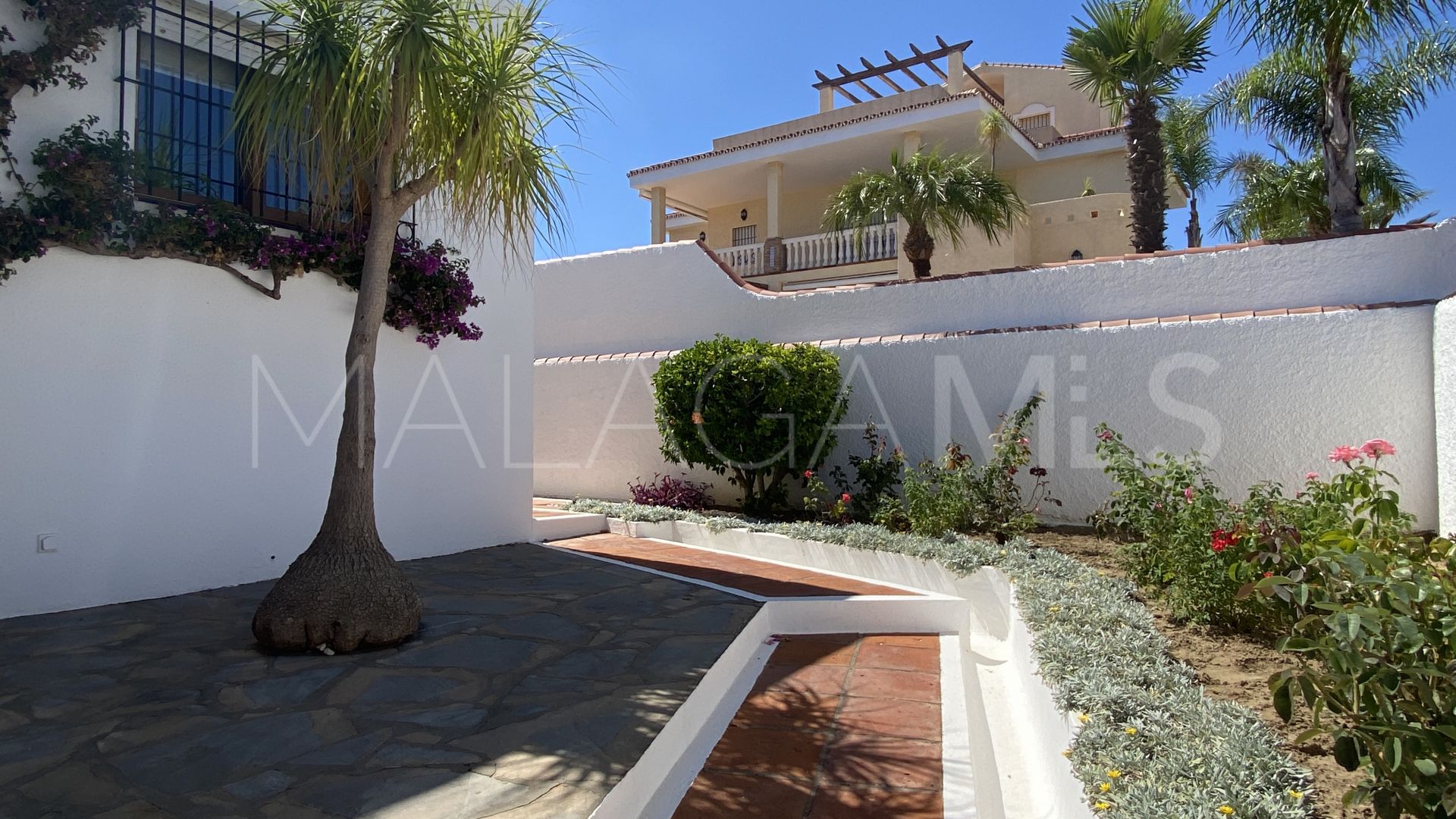 Villa for sale in Jardin Tropical with 5 bedrooms