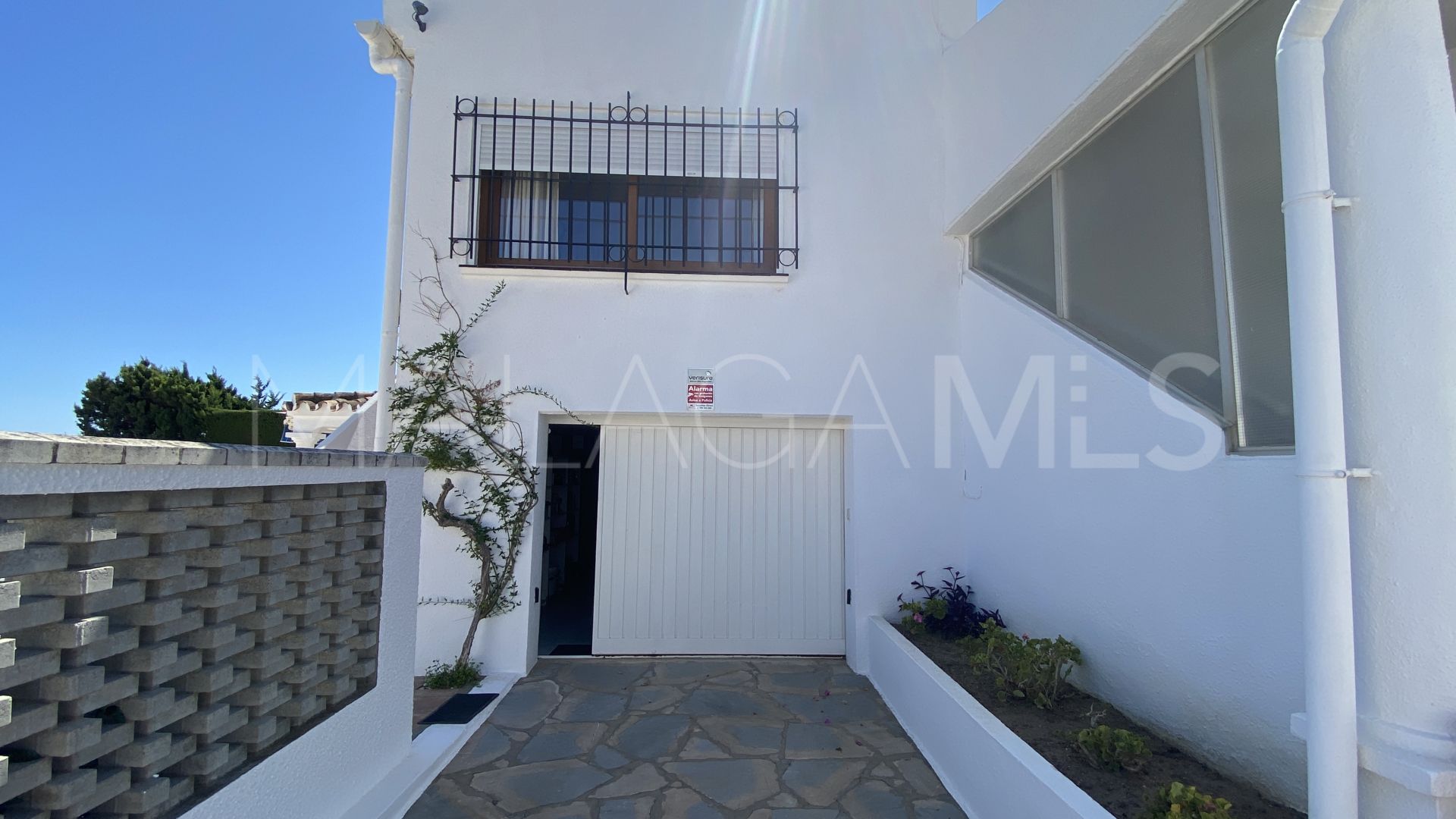 Villa for sale in Jardin Tropical with 5 bedrooms