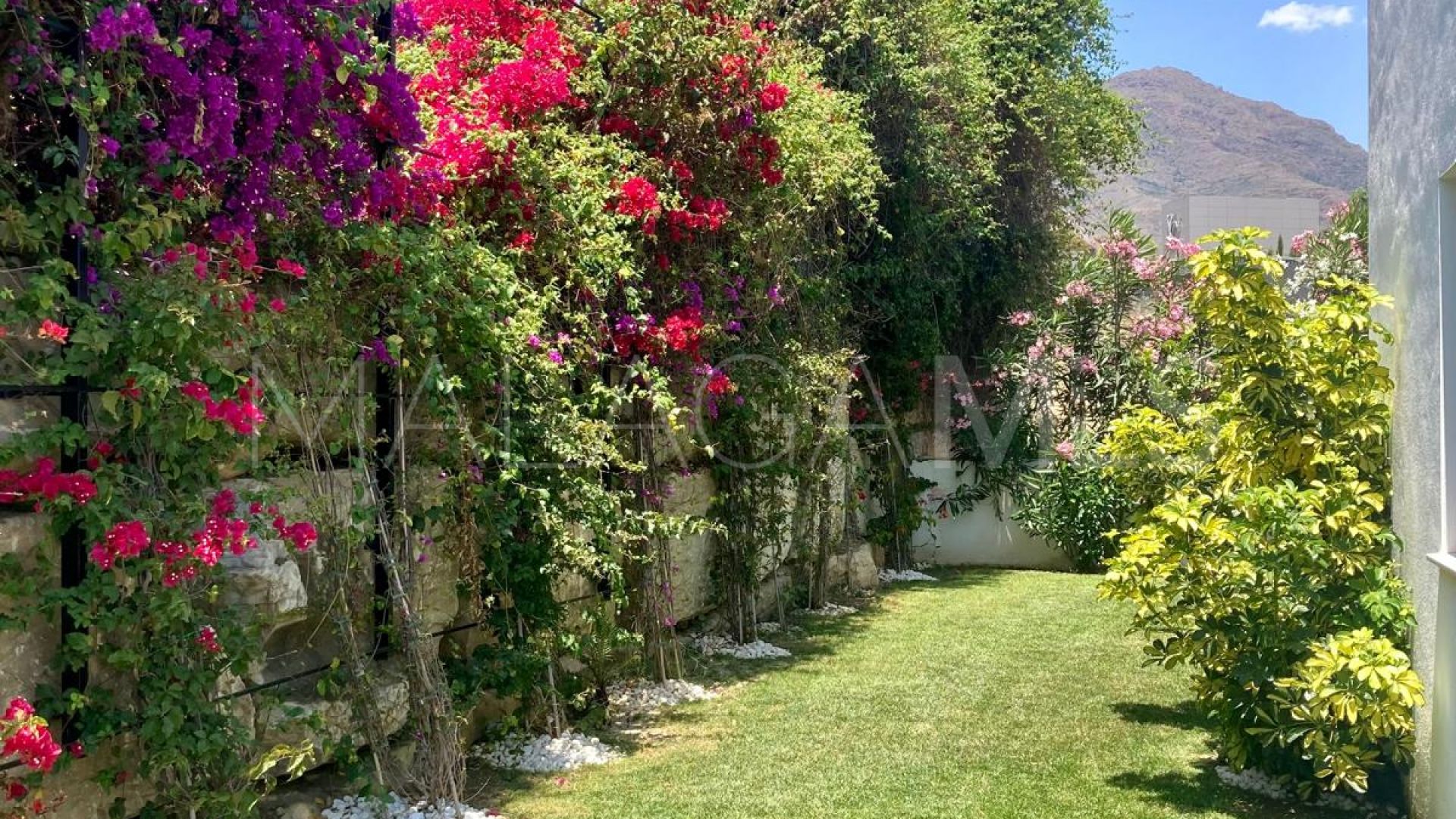 Villa for sale in Valle Romano