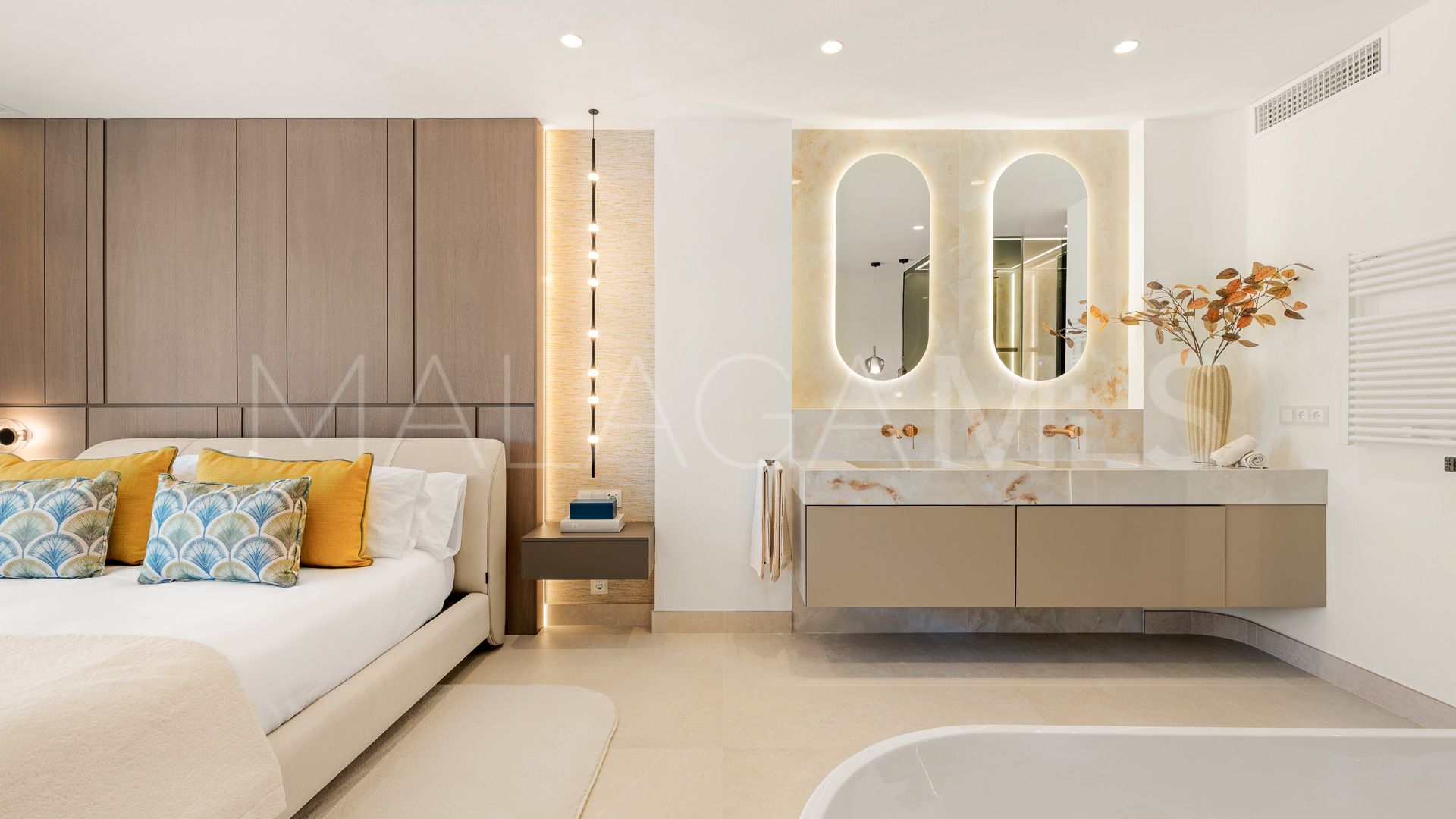 3 bedrooms penthouse for sale in Beach Side New Golden Mile