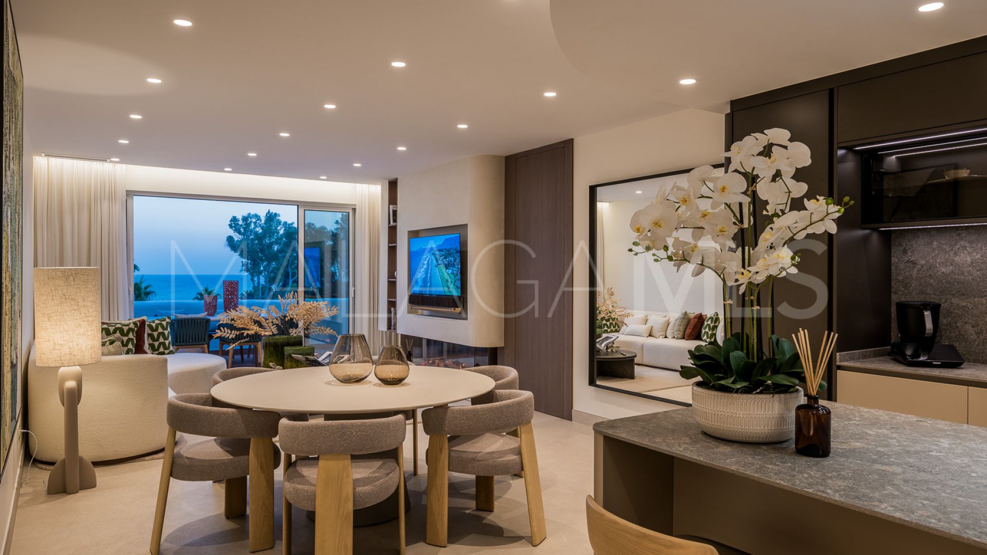 3 bedrooms penthouse for sale in Beach Side New Golden Mile