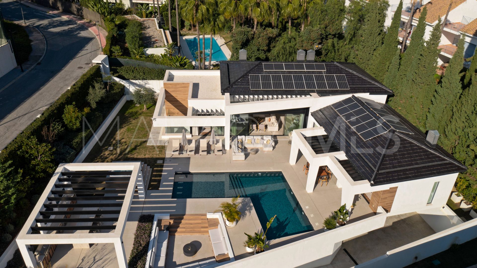 Buy villa in Los Naranjos de 6 bedrooms