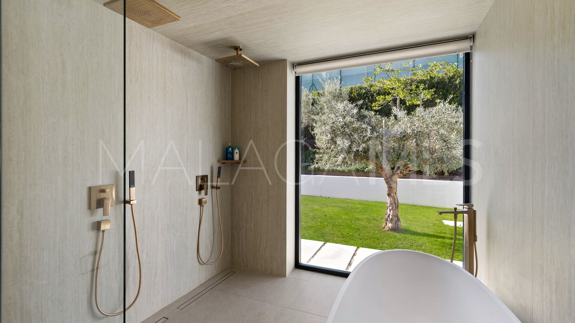 Buy villa in Los Naranjos de 6 bedrooms