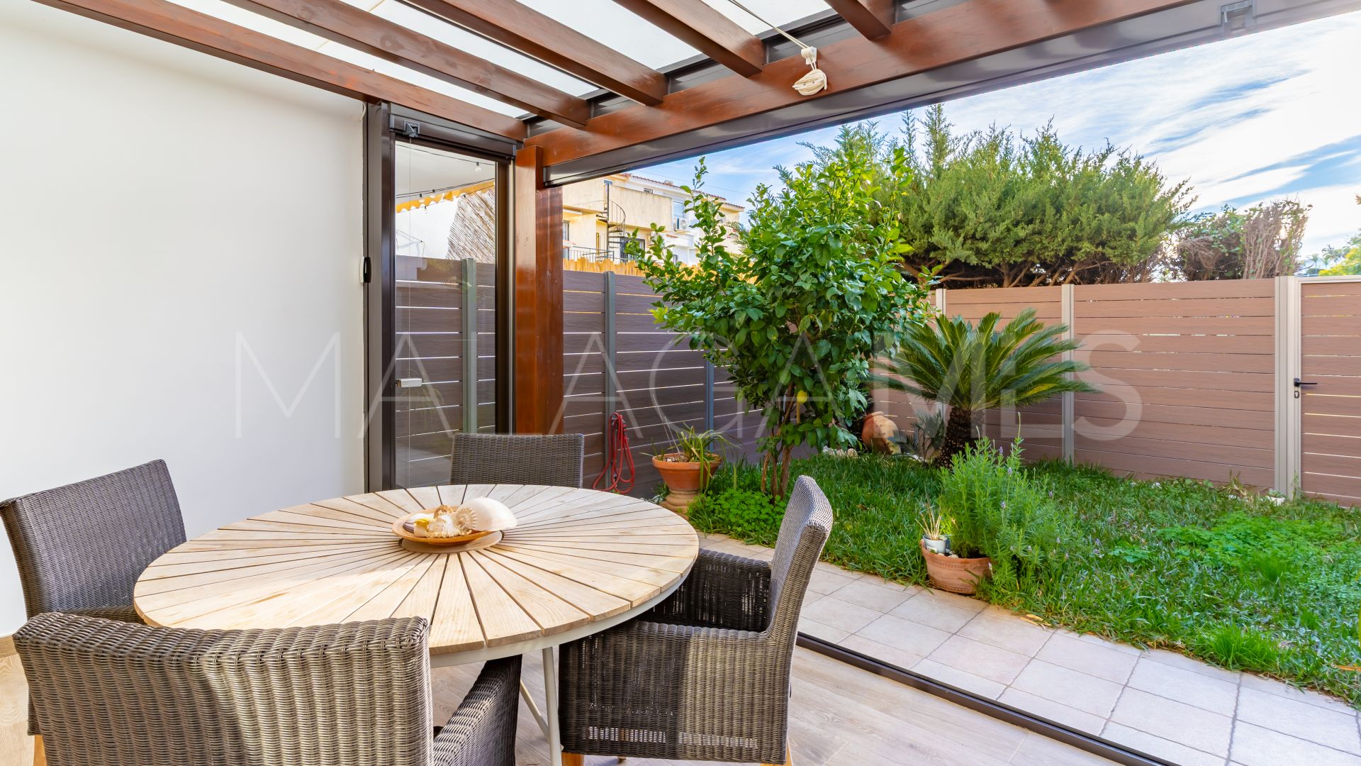 For sale 2 bedrooms town house in La Capellania