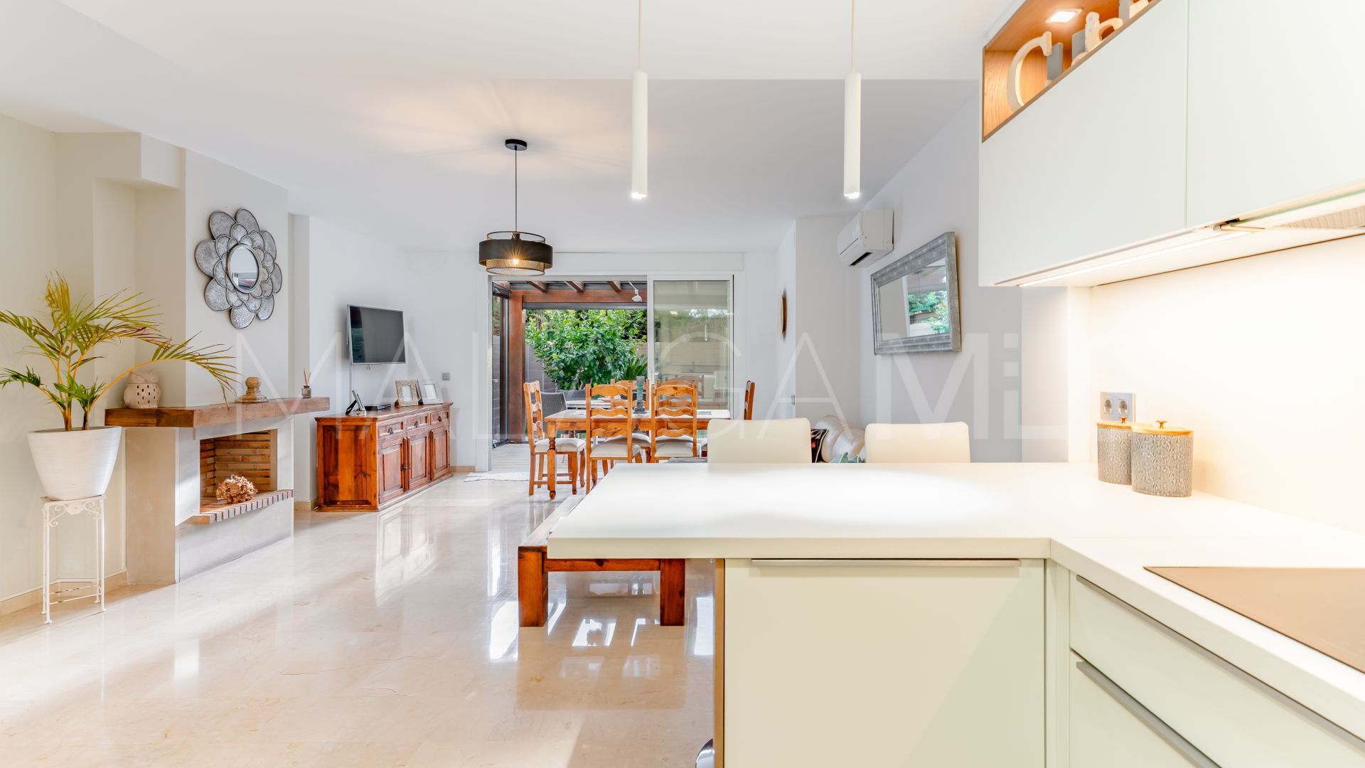 For sale 2 bedrooms town house in La Capellania