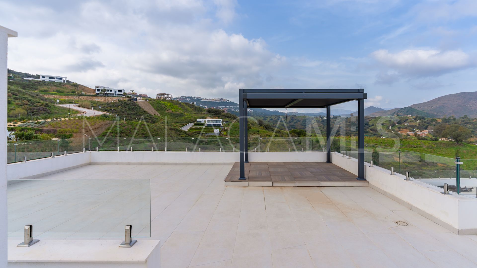 Villa a la venta in La Cala Golf Resort with 4 bedrooms