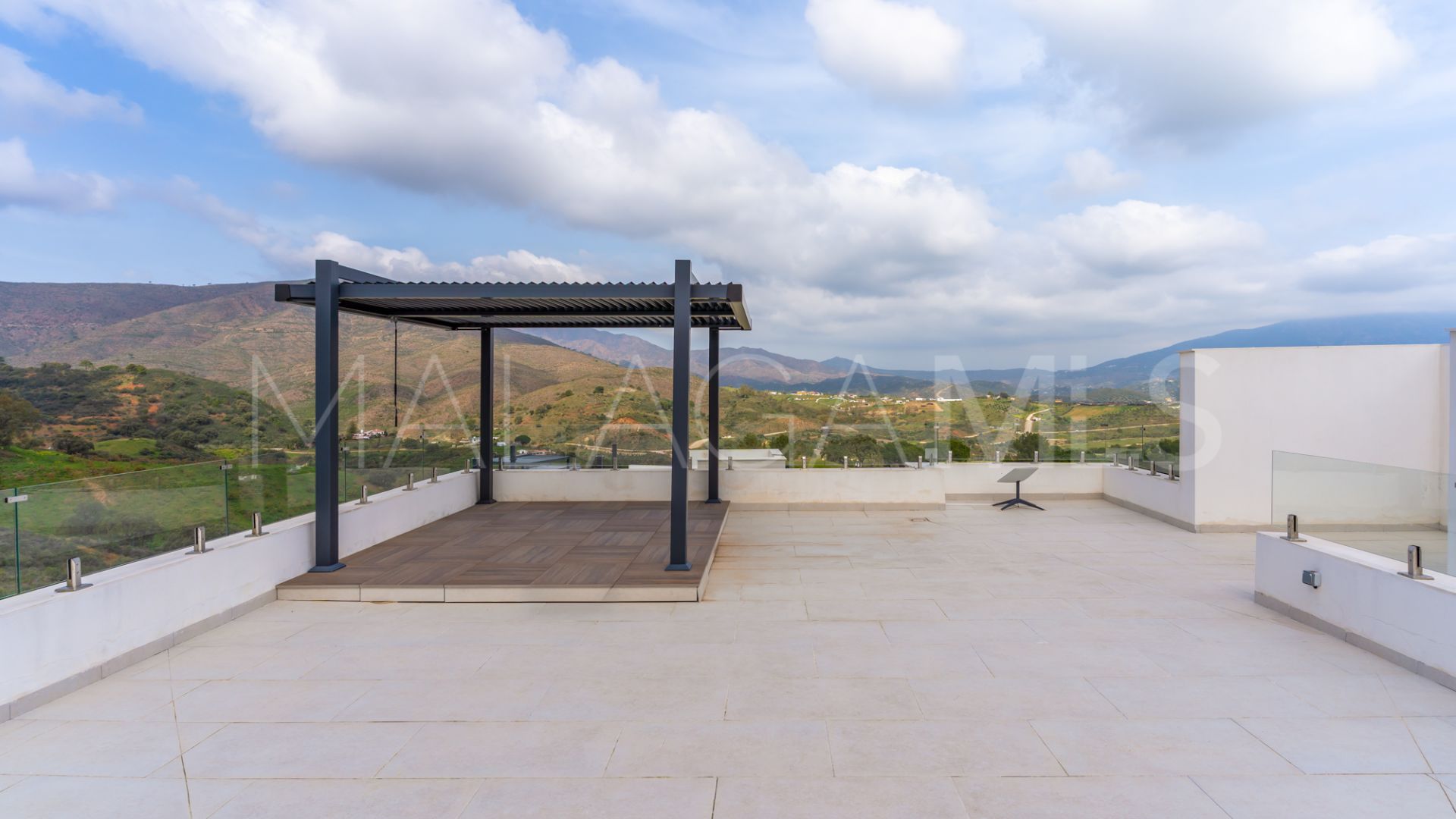 Villa a la venta in La Cala Golf Resort with 4 bedrooms