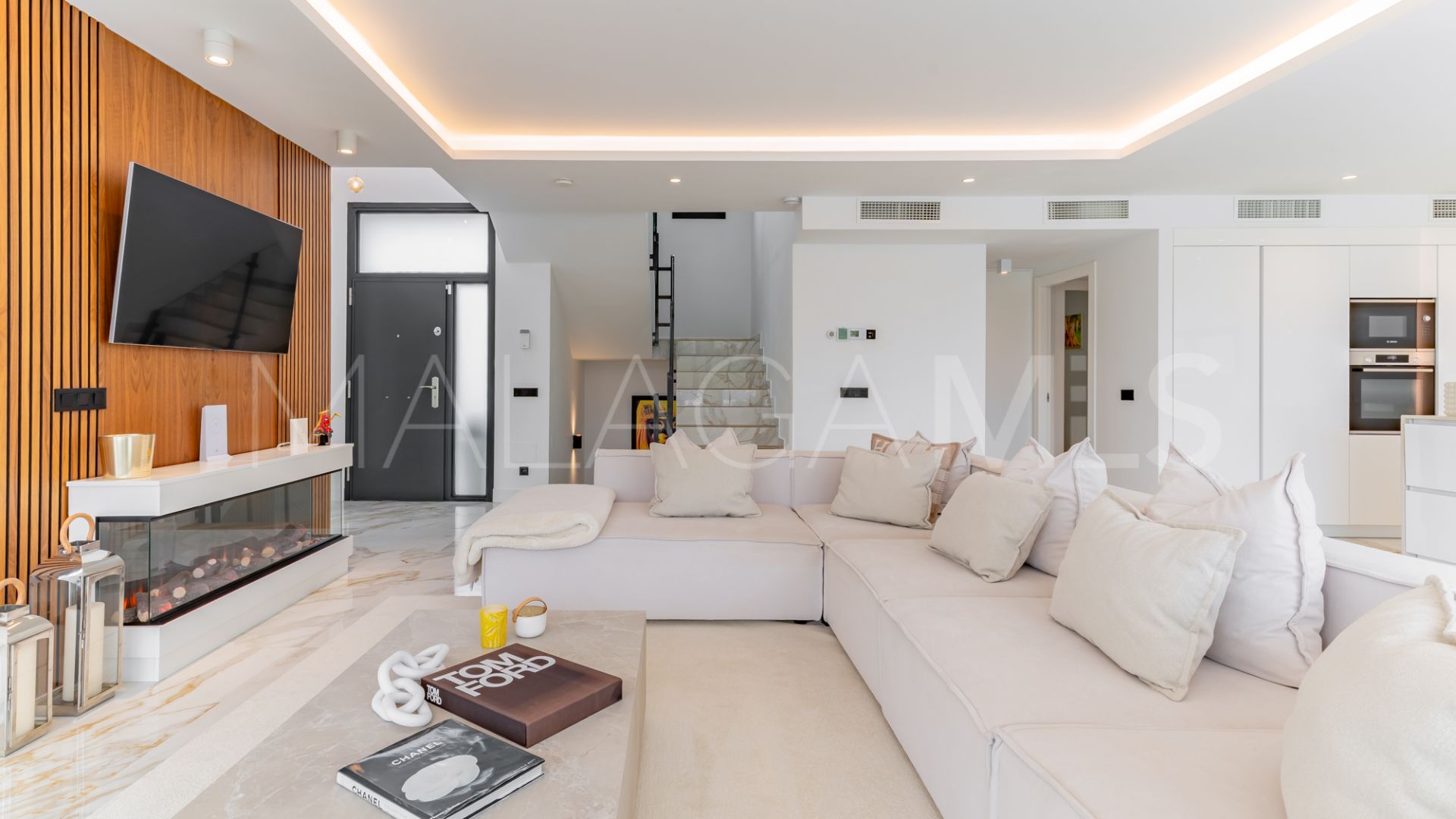 Villa a la venta in La Cala Golf Resort with 4 bedrooms