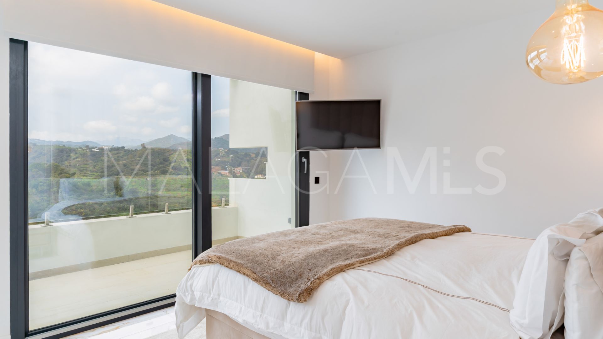 Villa a la venta in La Cala Golf Resort with 4 bedrooms