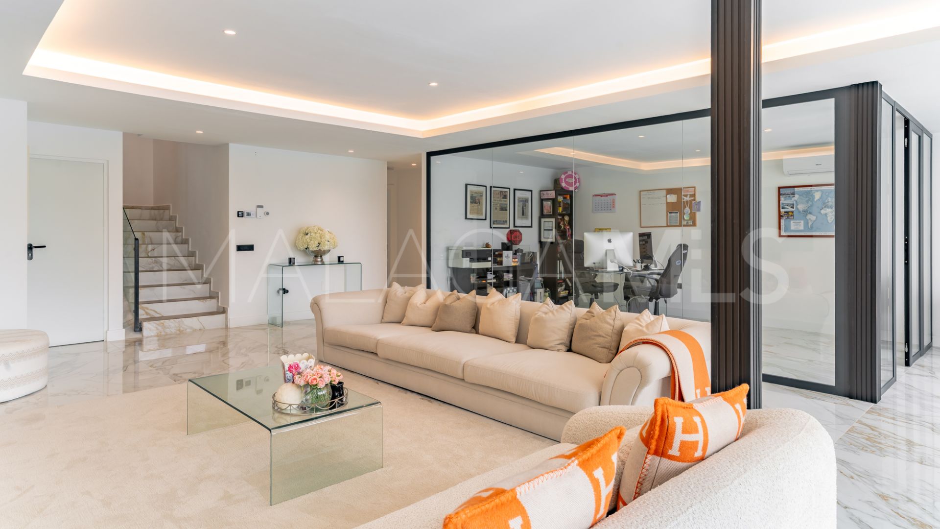 Villa a la venta in La Cala Golf Resort with 4 bedrooms