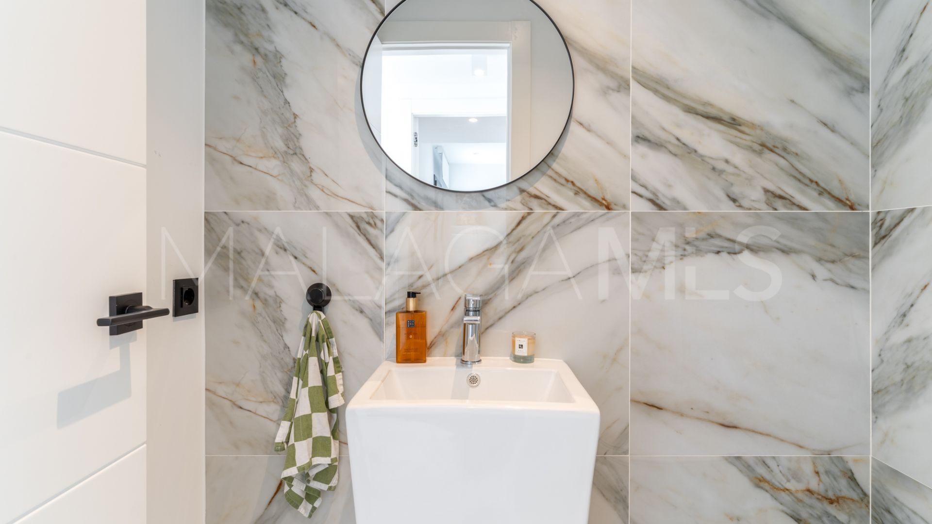 Villa a la venta in La Cala Golf Resort with 4 bedrooms