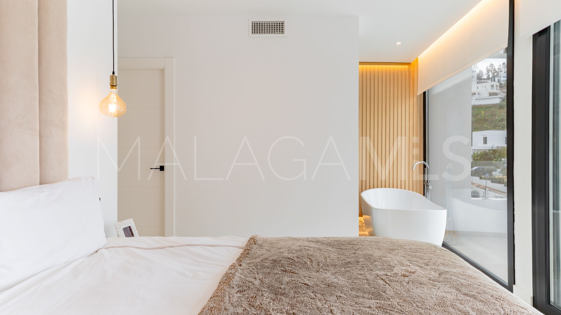 Villa a la venta in La Cala Golf Resort with 4 bedrooms