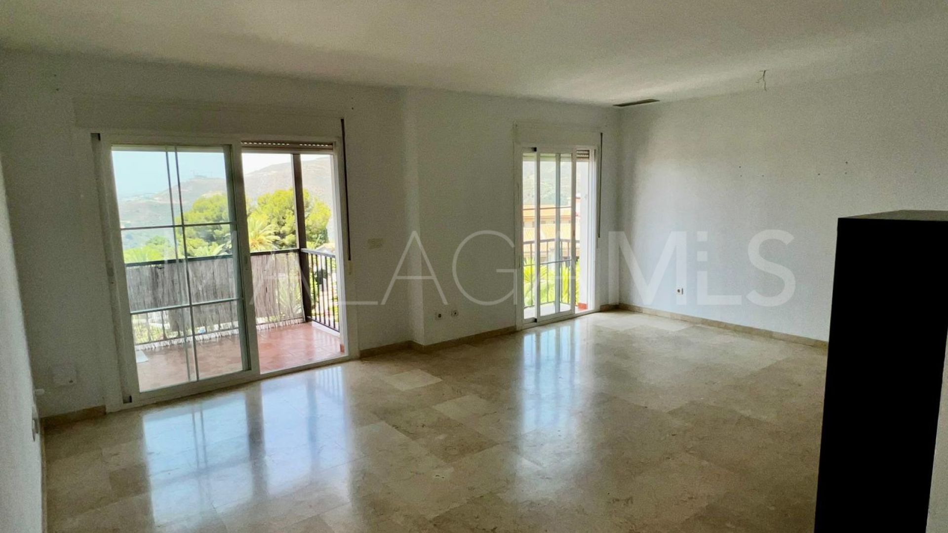 Duplex for sale in Cerros del Lago