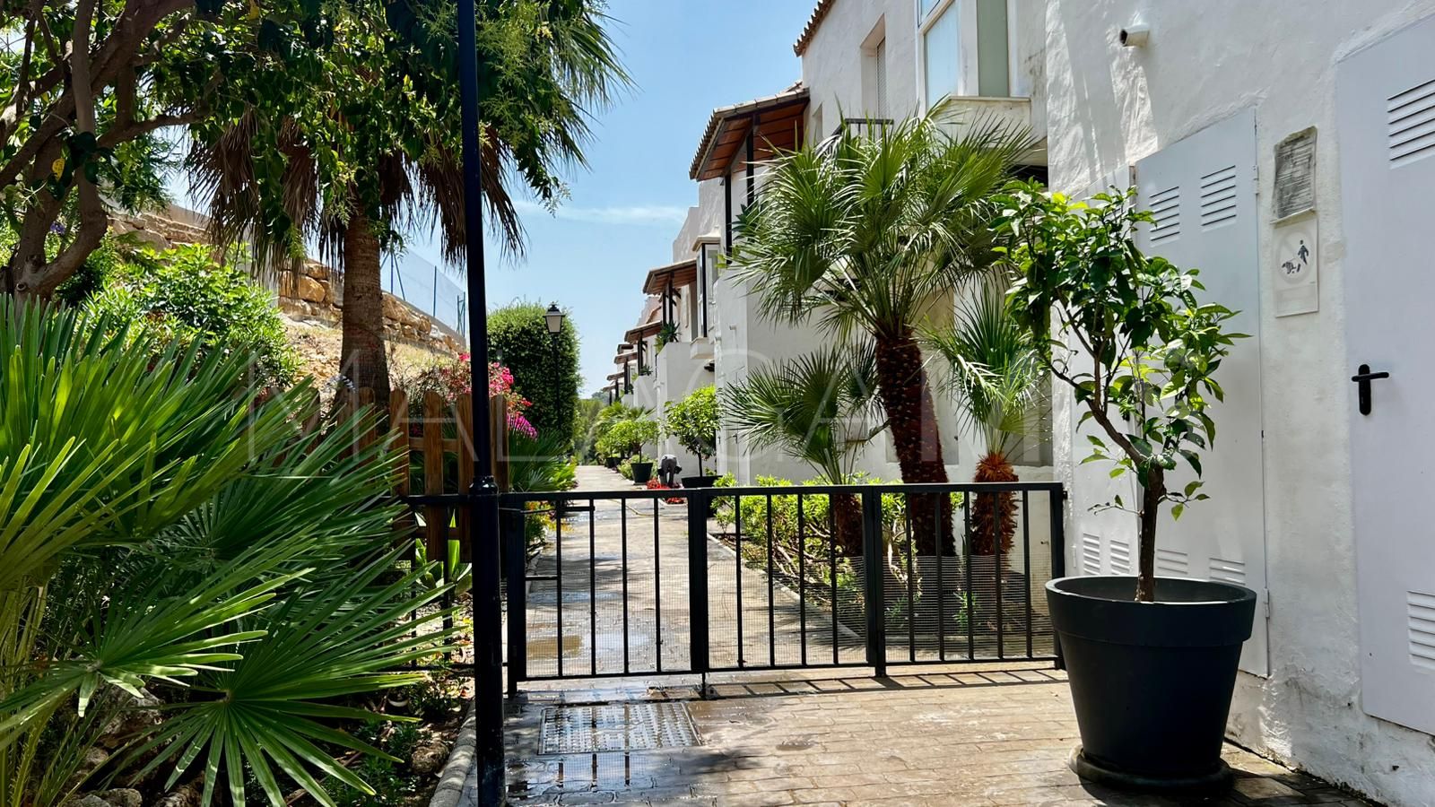 Duplex for sale in Cerros del Lago
