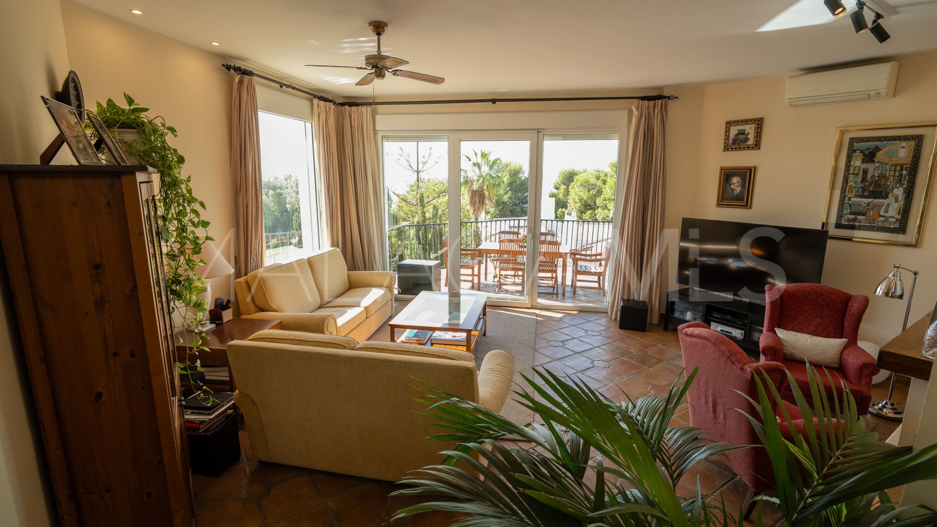 Villa for sale in Pinares de San Antón