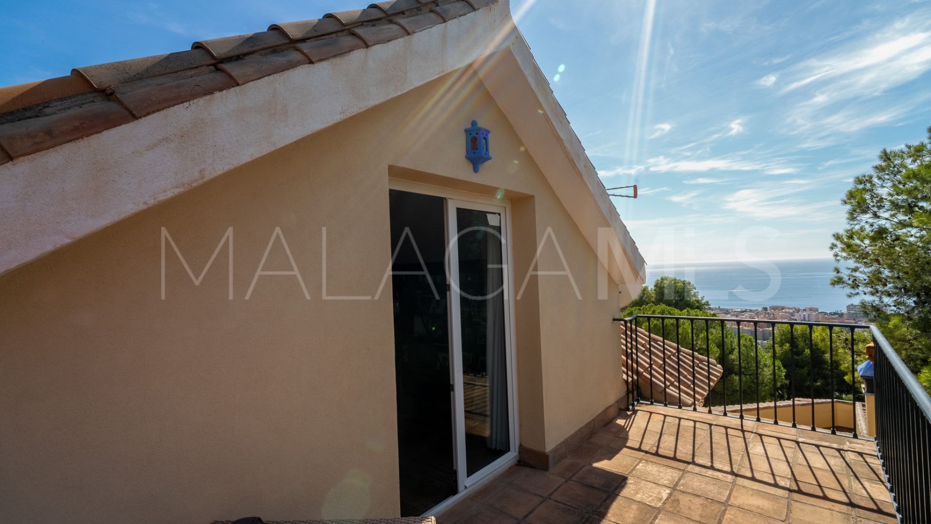 Villa for sale in Pinares de San Antón