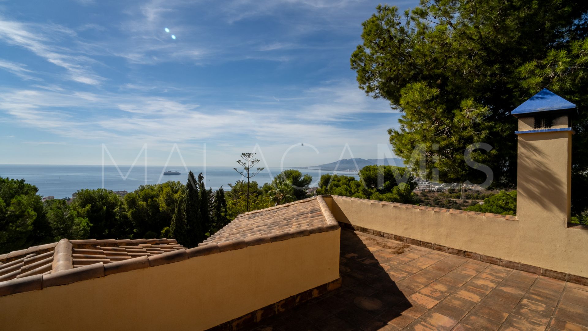 Villa for sale in Pinares de San Antón