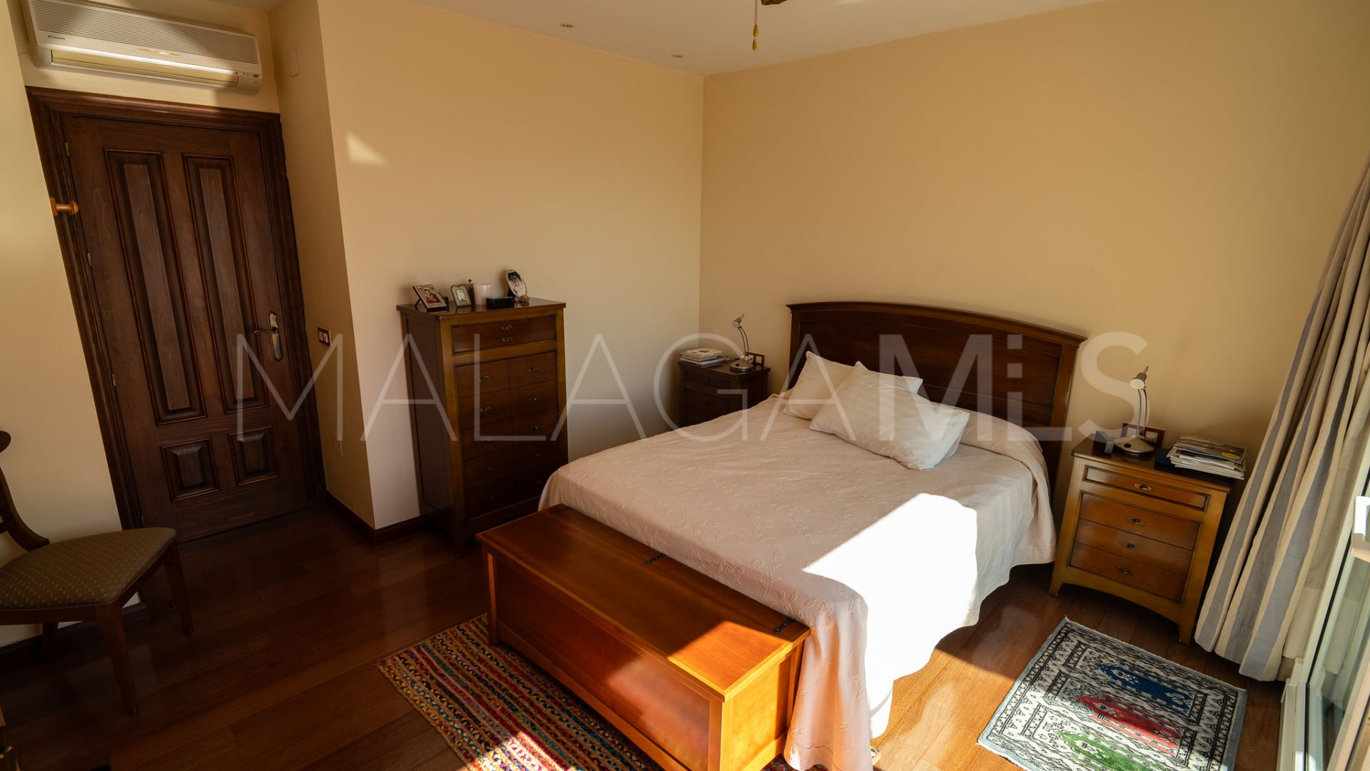 Villa for sale in Pinares de San Antón