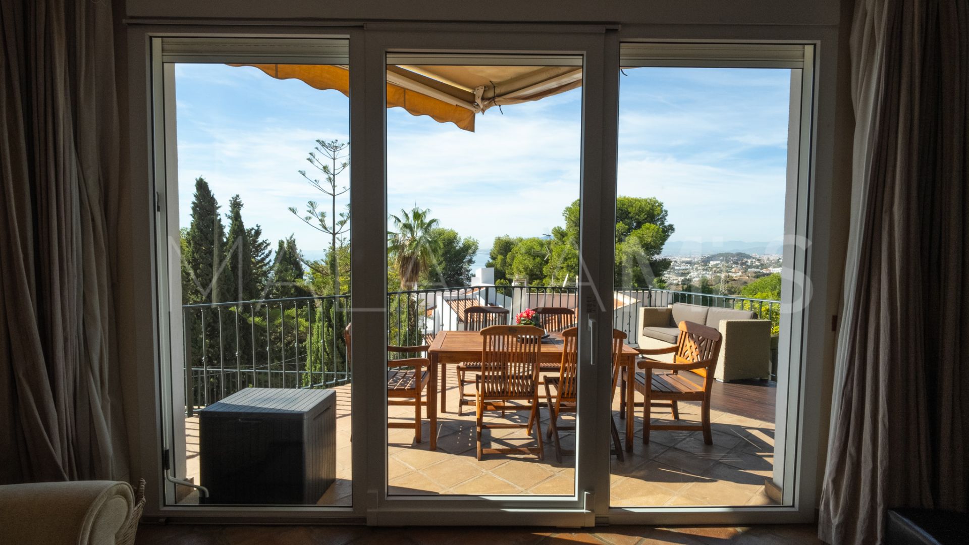 Villa for sale in Pinares de San Antón