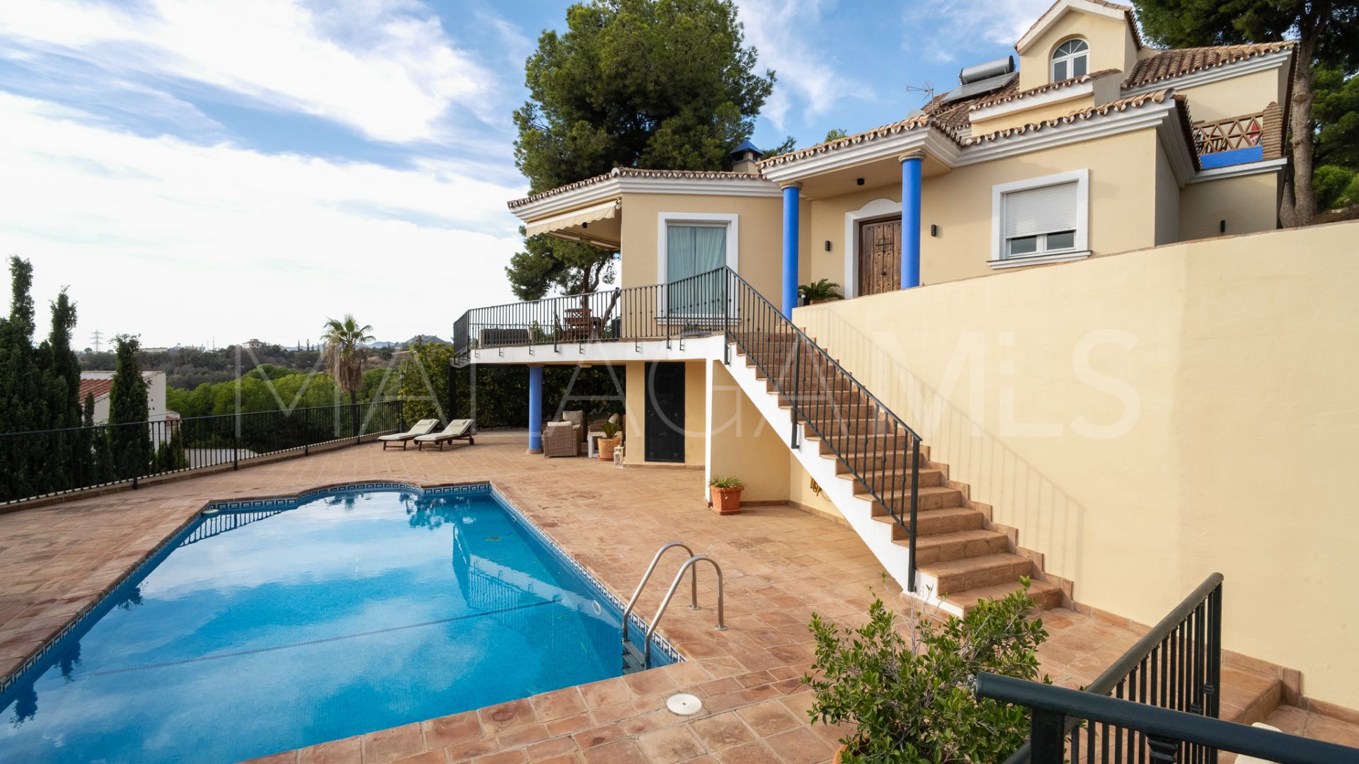 Villa for sale in Pinares de San Antón