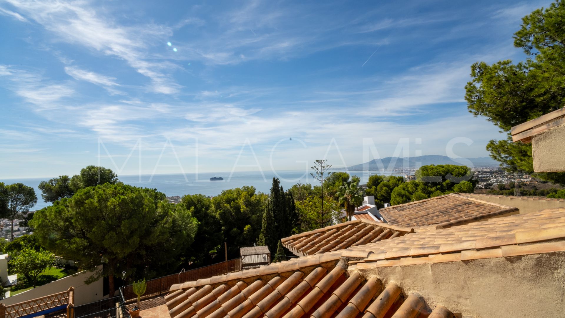 Villa for sale in Pinares de San Antón