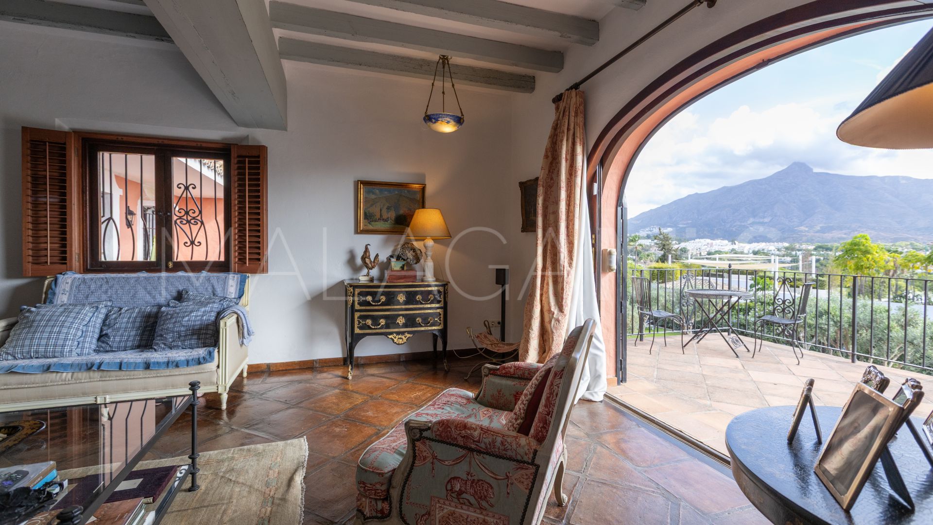 5 bedrooms villa for sale in Nueva Andalucia