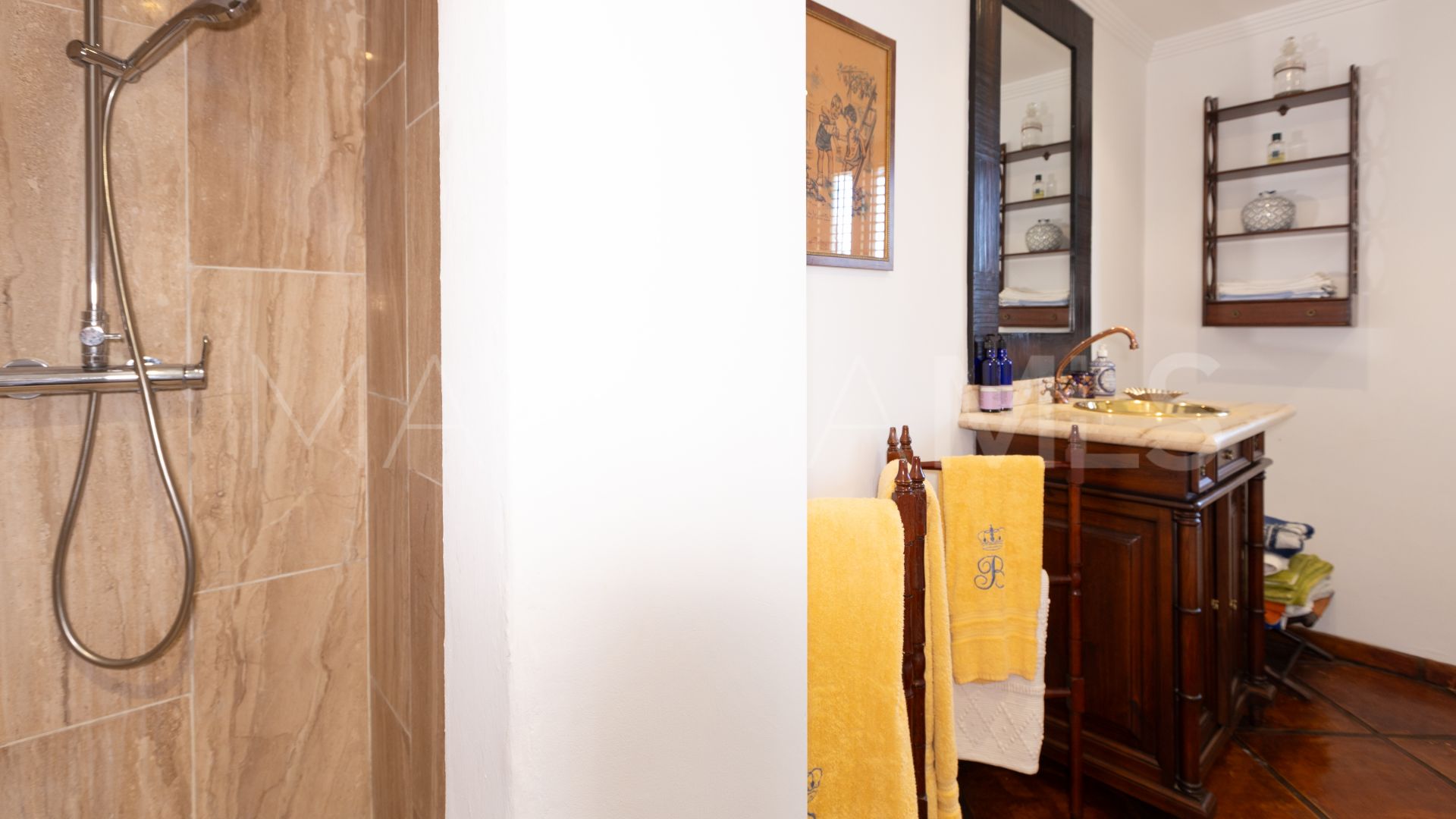 5 bedrooms villa for sale in Nueva Andalucia