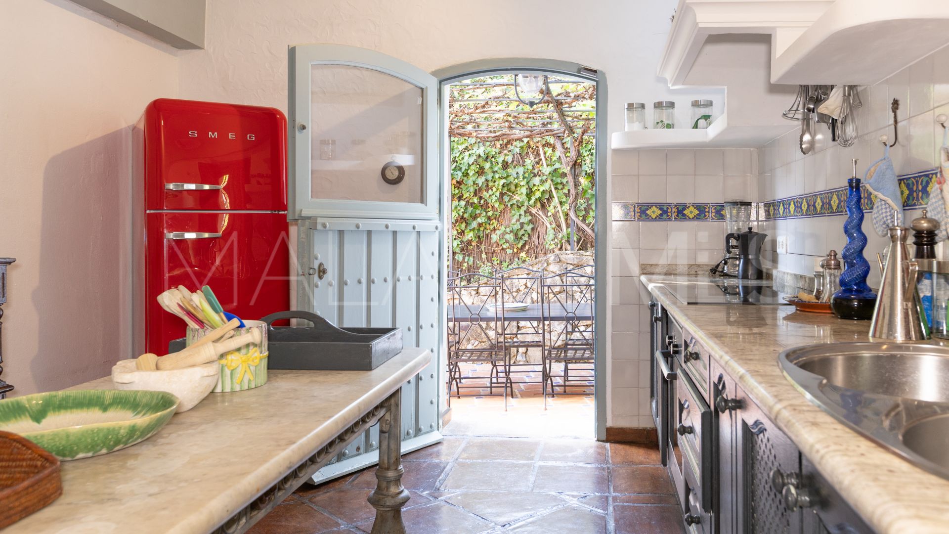 5 bedrooms villa for sale in Nueva Andalucia