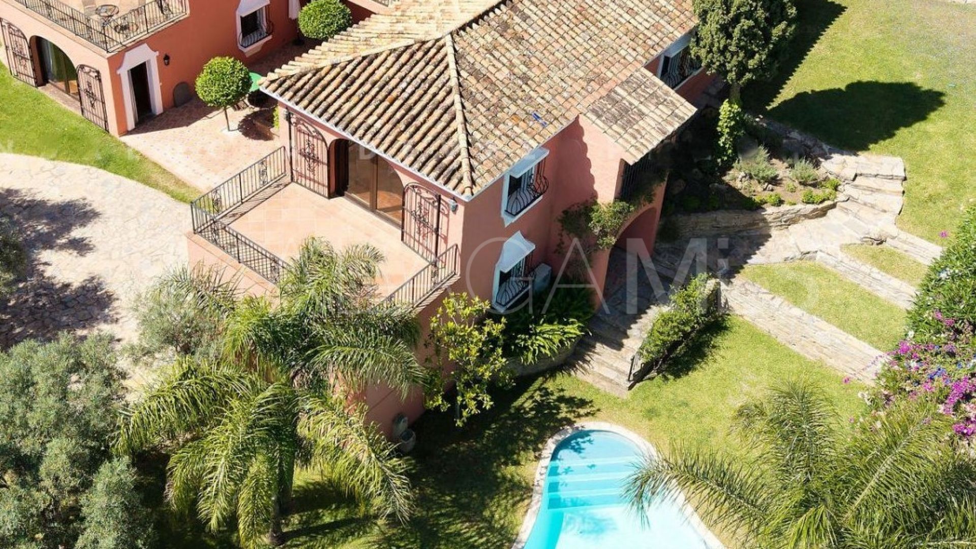 5 bedrooms villa for sale in Nueva Andalucia